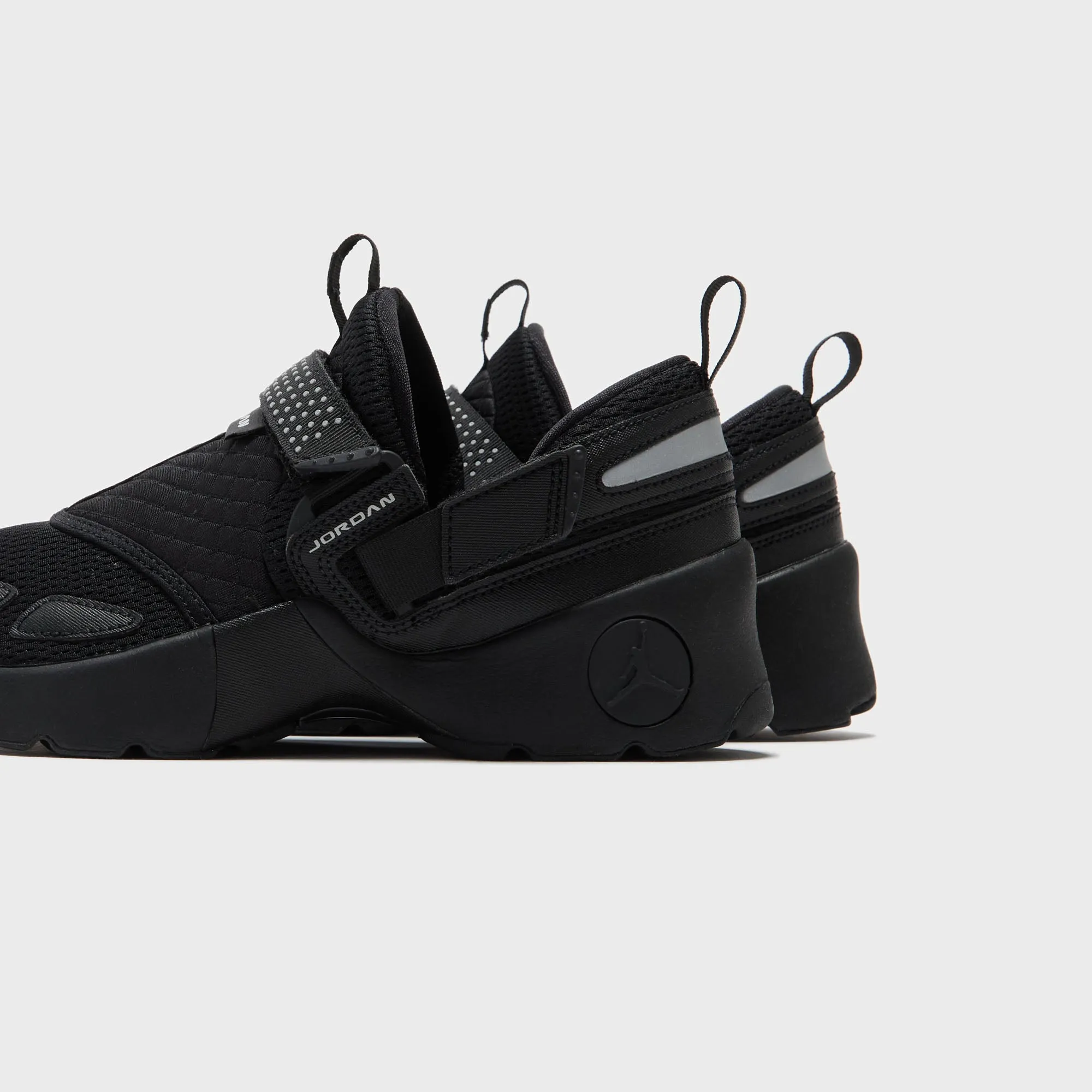 Ventilated Insole Modern Feel Jordan WMNS Trunner LX - Black / Black / Black