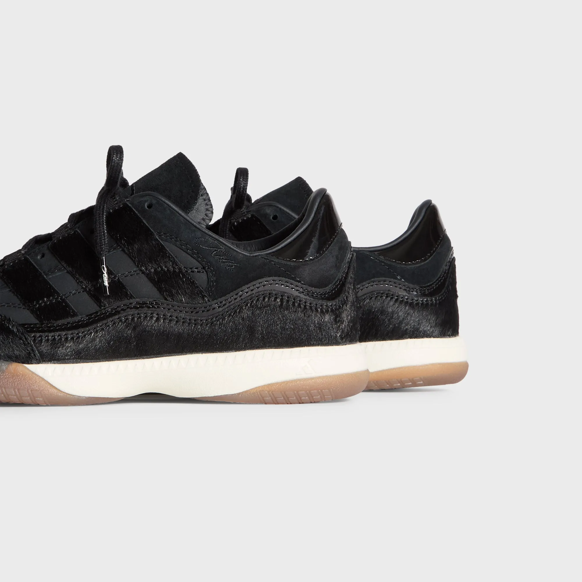 Dynamic Design Stability Control Frame Kith for adidas Football Supernova Indoor - Black / Gum