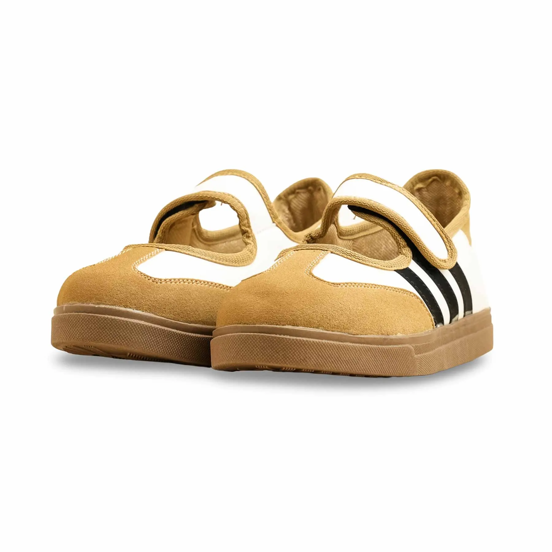 Resilient Design Clean Finish Beige Casual Sneaker AT9109