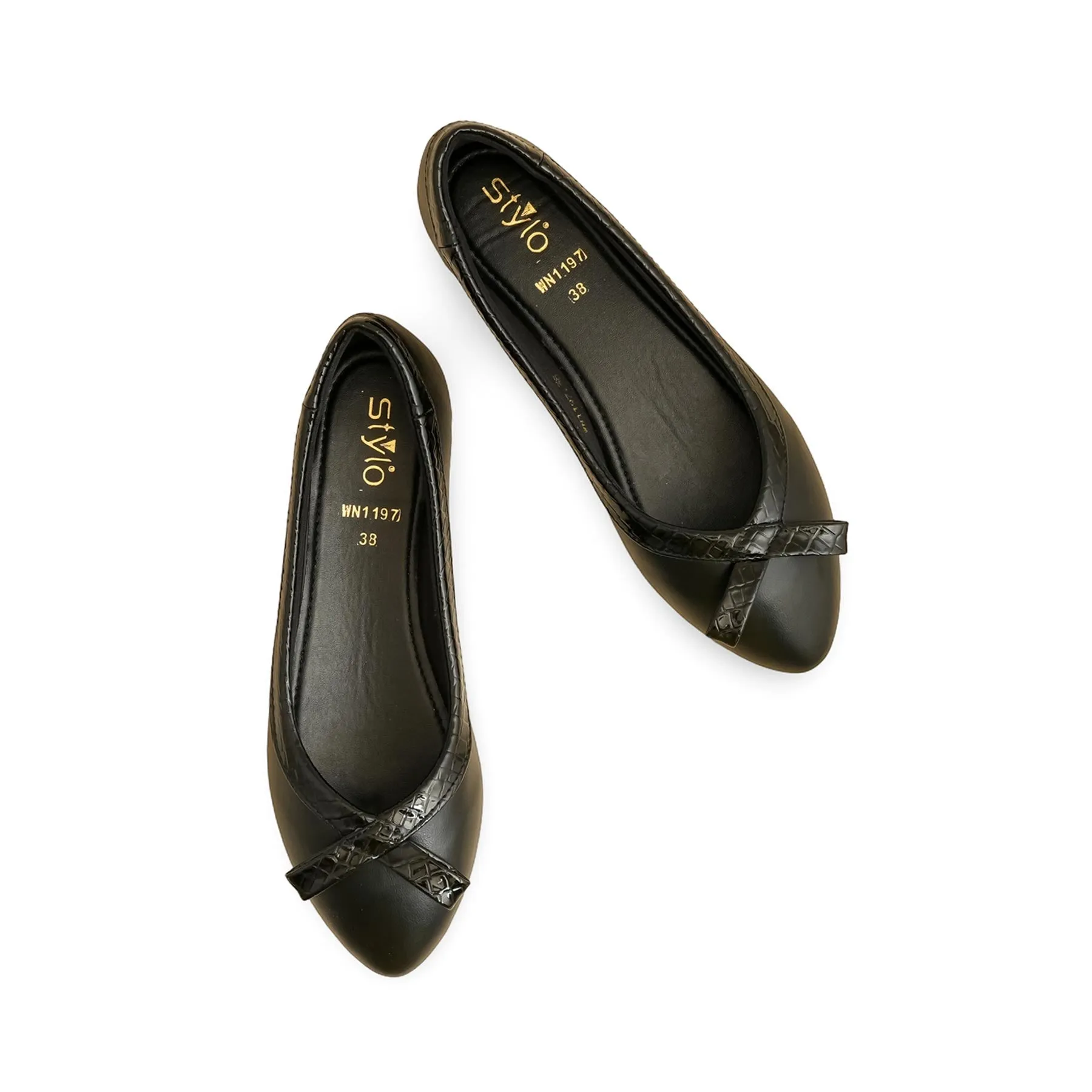 Preppy Tone Black Pumps For Women WN1197
