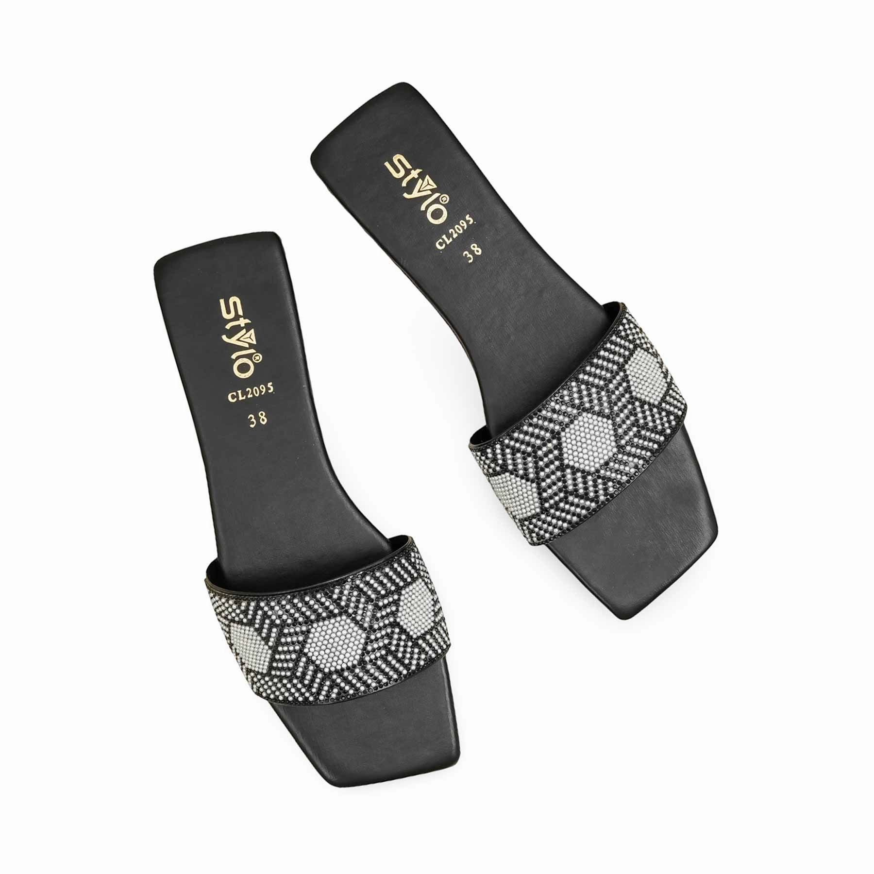 Black Casual Slipper For Ladies CL2095 Peace Walk Dock Style