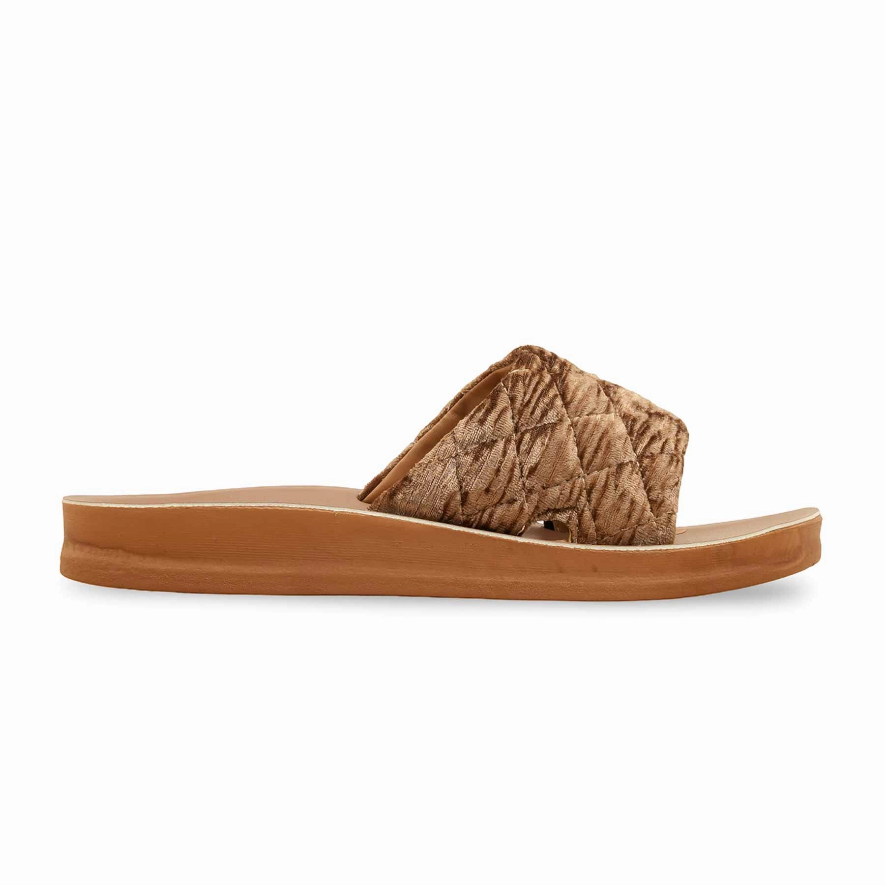 Right Impact-absorbing durability Brown Casual Softy For Ladies CL5510