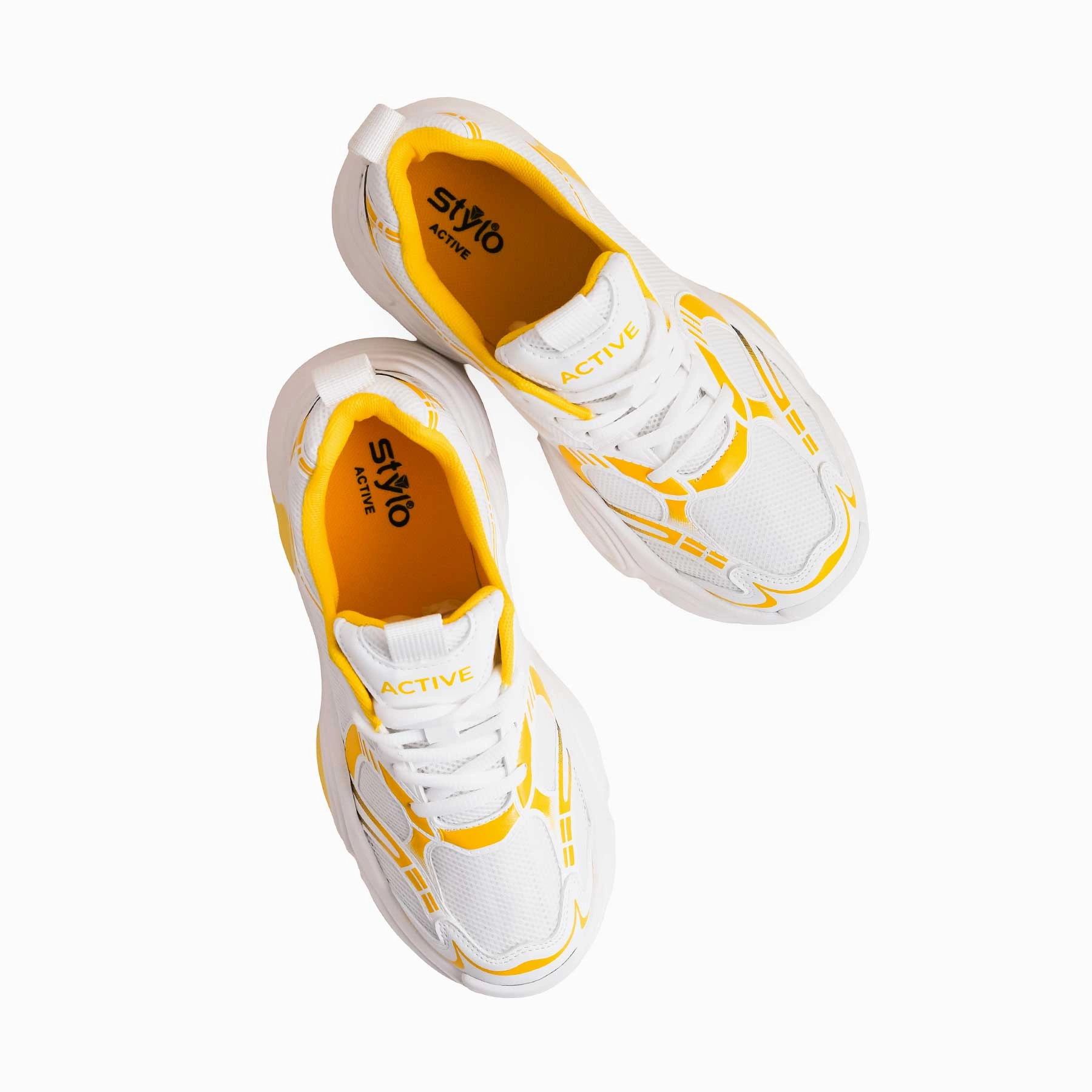 Sneaker Repairs Yellow Casual Sneaker AT7342