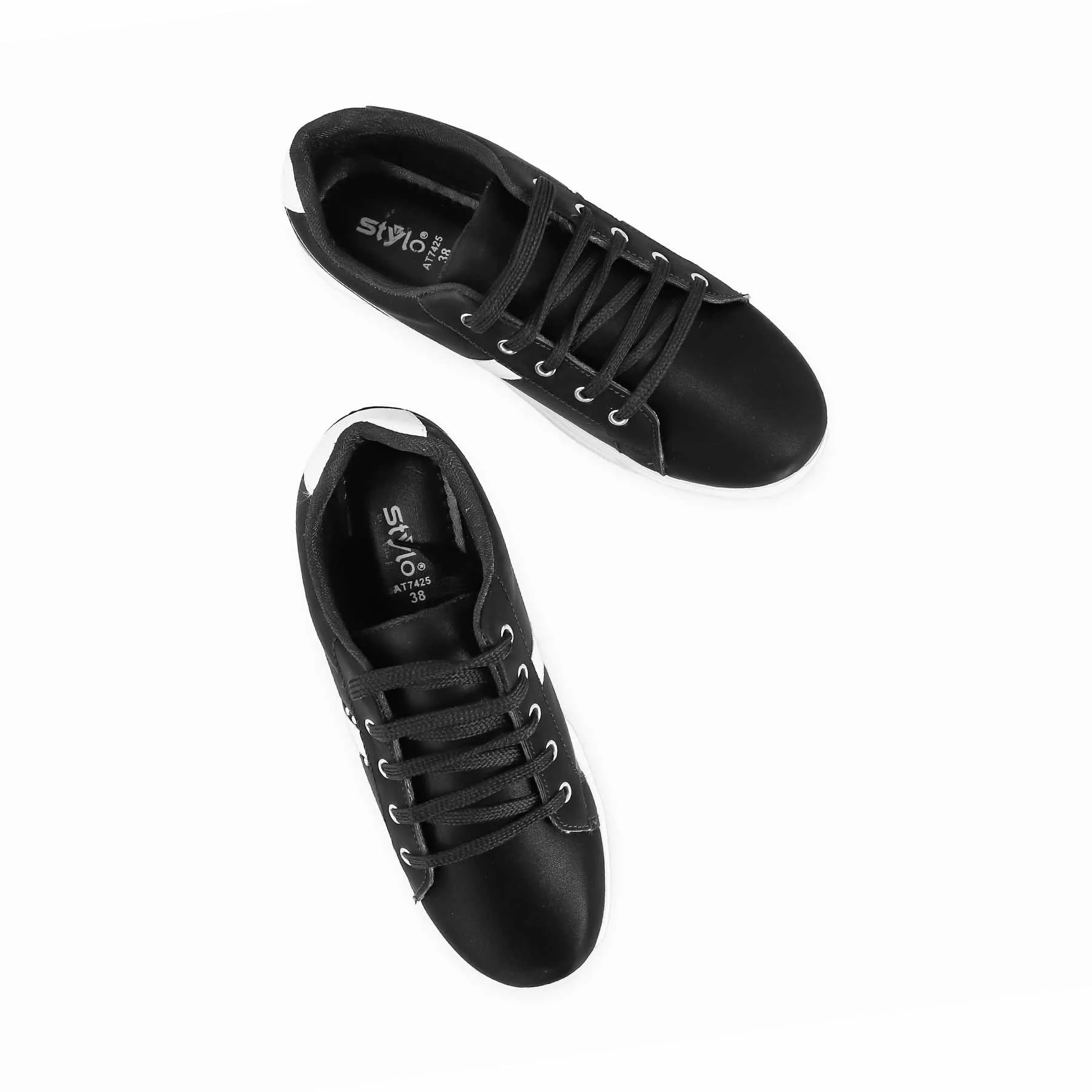 Black Casual Sneaker AT7425 Padded look