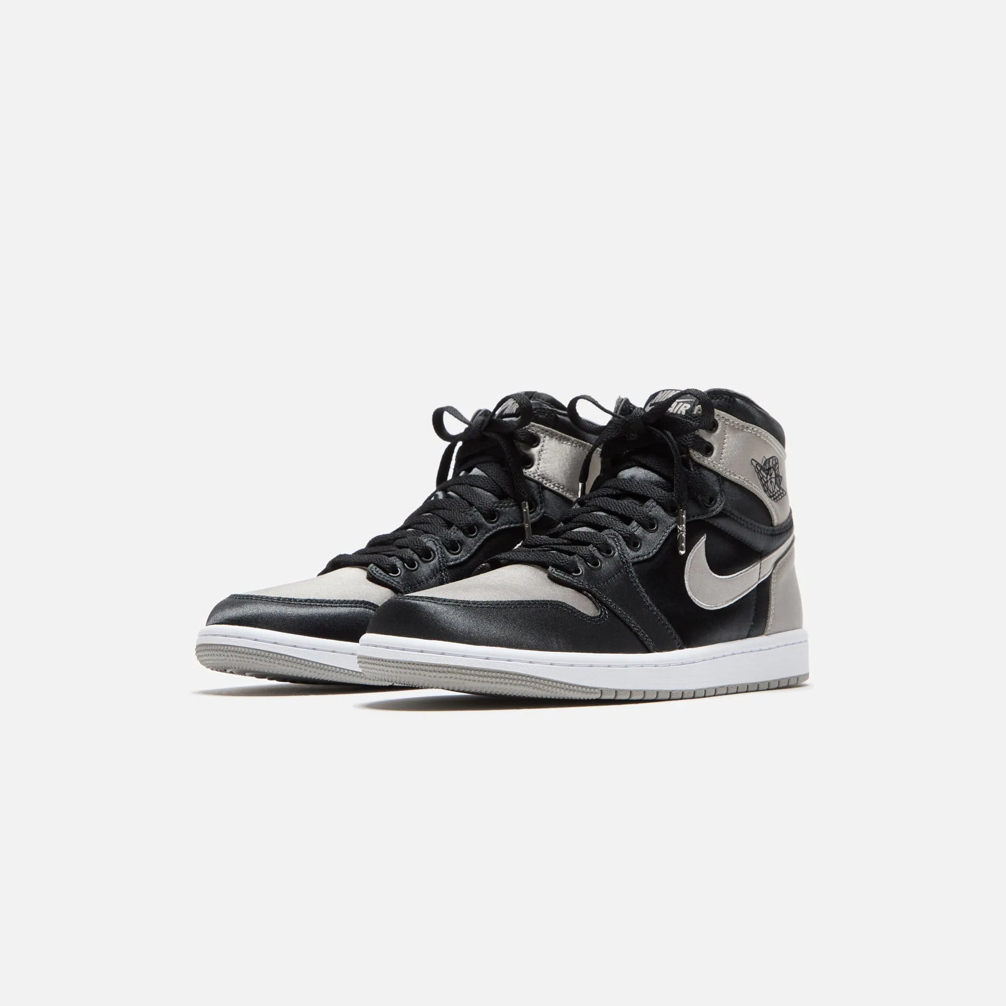 Jordan WMNS Air Jordan 1 Retro High OG - Black / Medium Grey / White Lightweight Synthetic