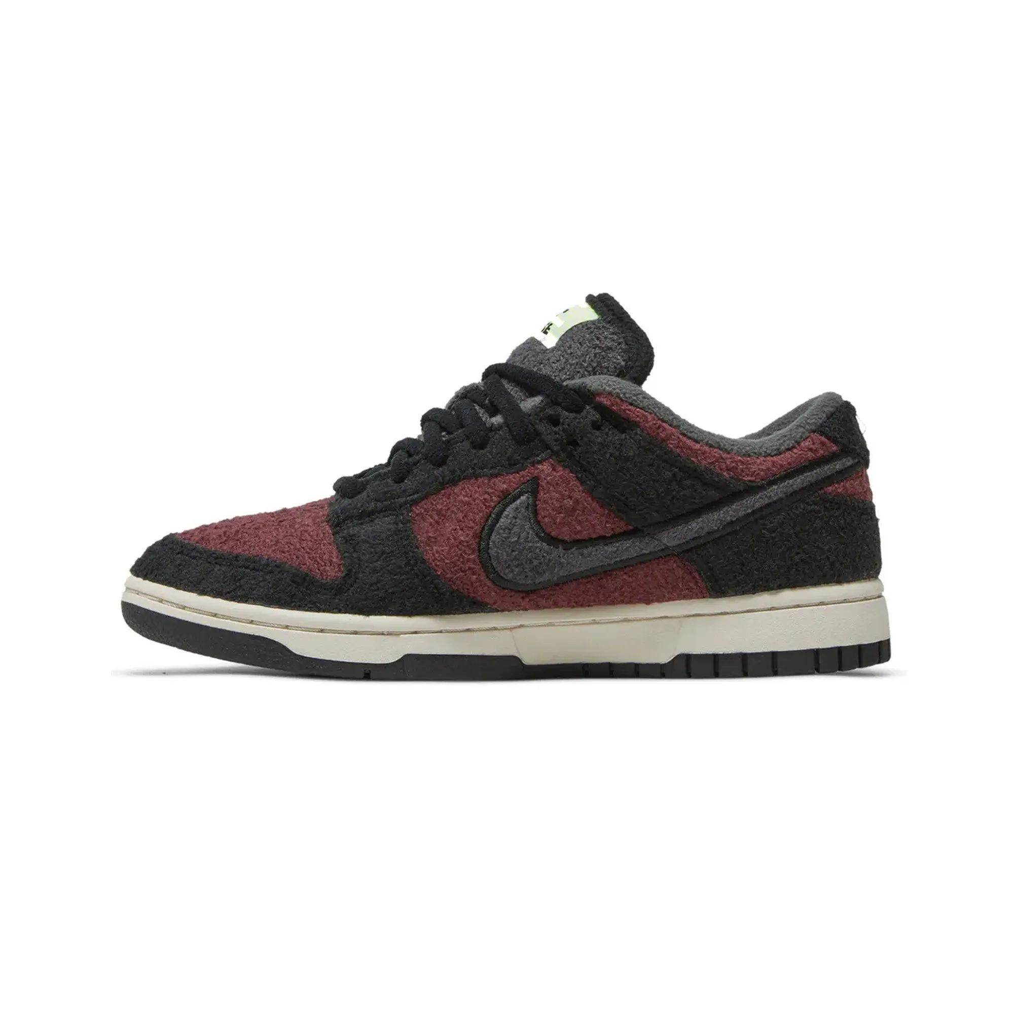 Dunk Low SE 'Fleece Pack Burgundy Crush' W (2022) Multi-sport Stretchable