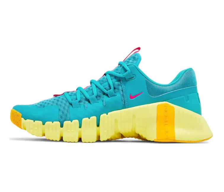 Bonded Seamless Construction Men's Nike Free Metcon 5 (Teal Twist)