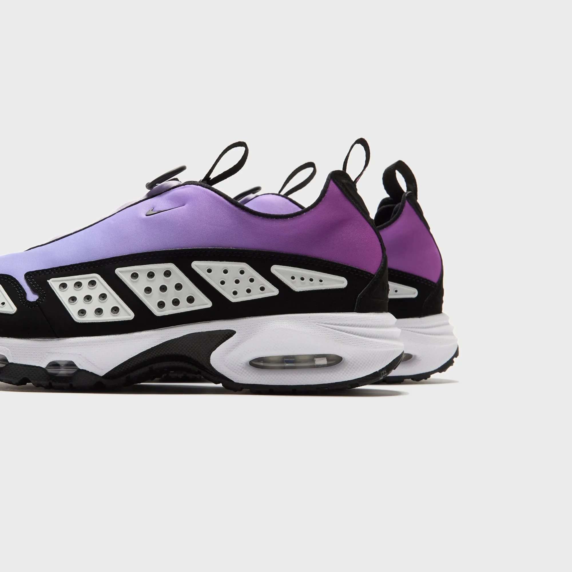 indoor activities Nike WMNS Air Max SNDR - Hyper Violet / Black / White / Hydrangeas