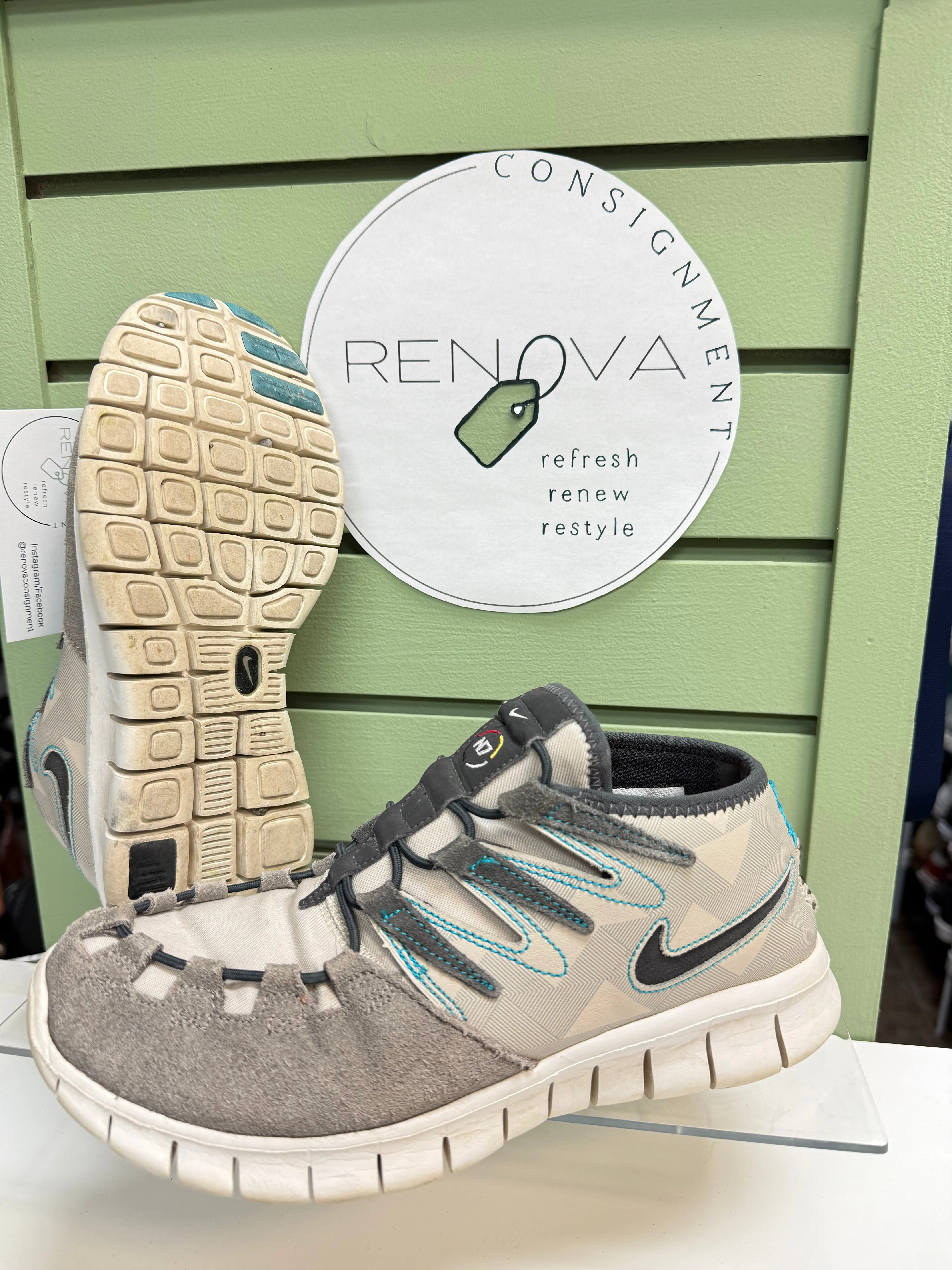 Easy Clean Quick Outing Nike Free Forward N7 Moc (Womens 8.5)