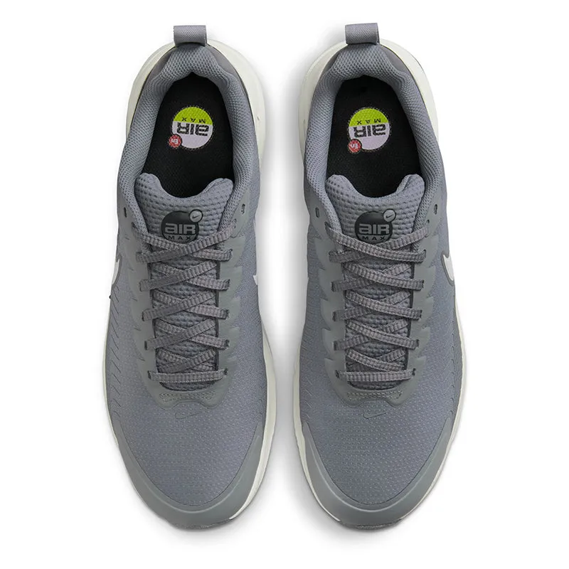 Stylish Go Fashionable color scheme Nike Men's Air Max Nuaxis