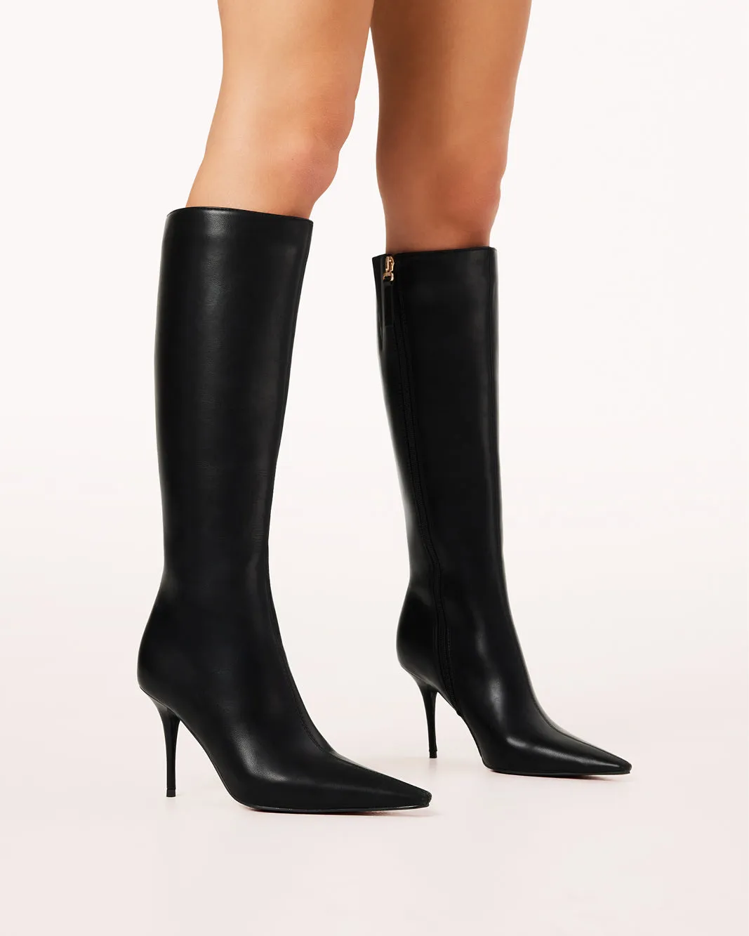 GLACIER - BLACK Protective Shell Durable Tread Pattern