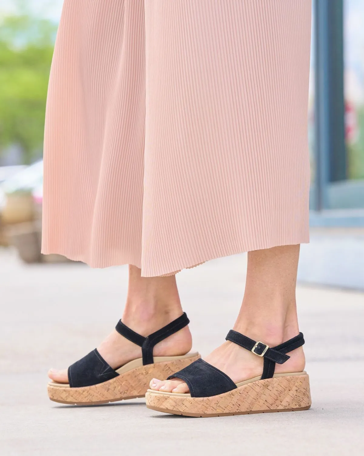 Chic Flats Grab And Go Solstice Buckle Sandal