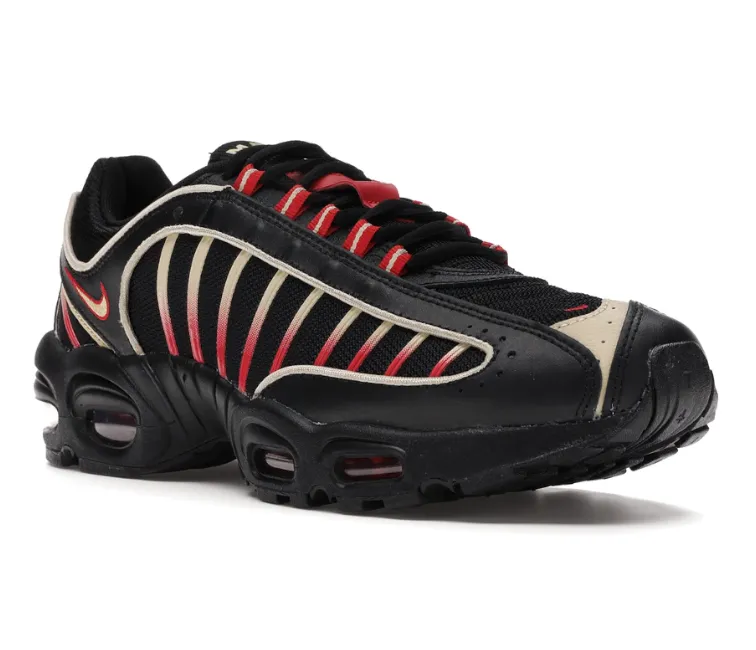 Light Impact Weekend Walks Men's Nike Air Max Tailwind IV (Black/Gold-Red)