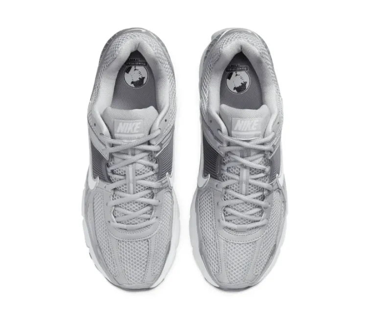 Optimal Flexibility Compression Molded EVA Men??s Nike Zoom Vomero 5 (Wolf Grey)