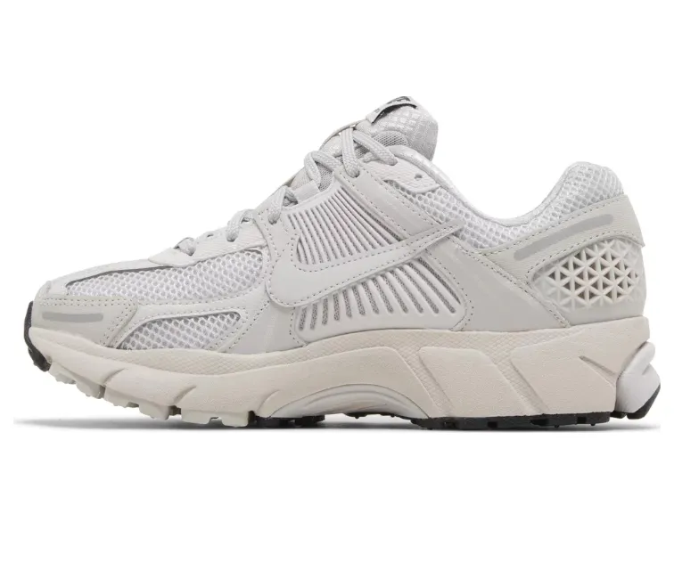 Casual Routine Eco Friendly Men??s Nike Zoom Vomero (White/Vast Grey)