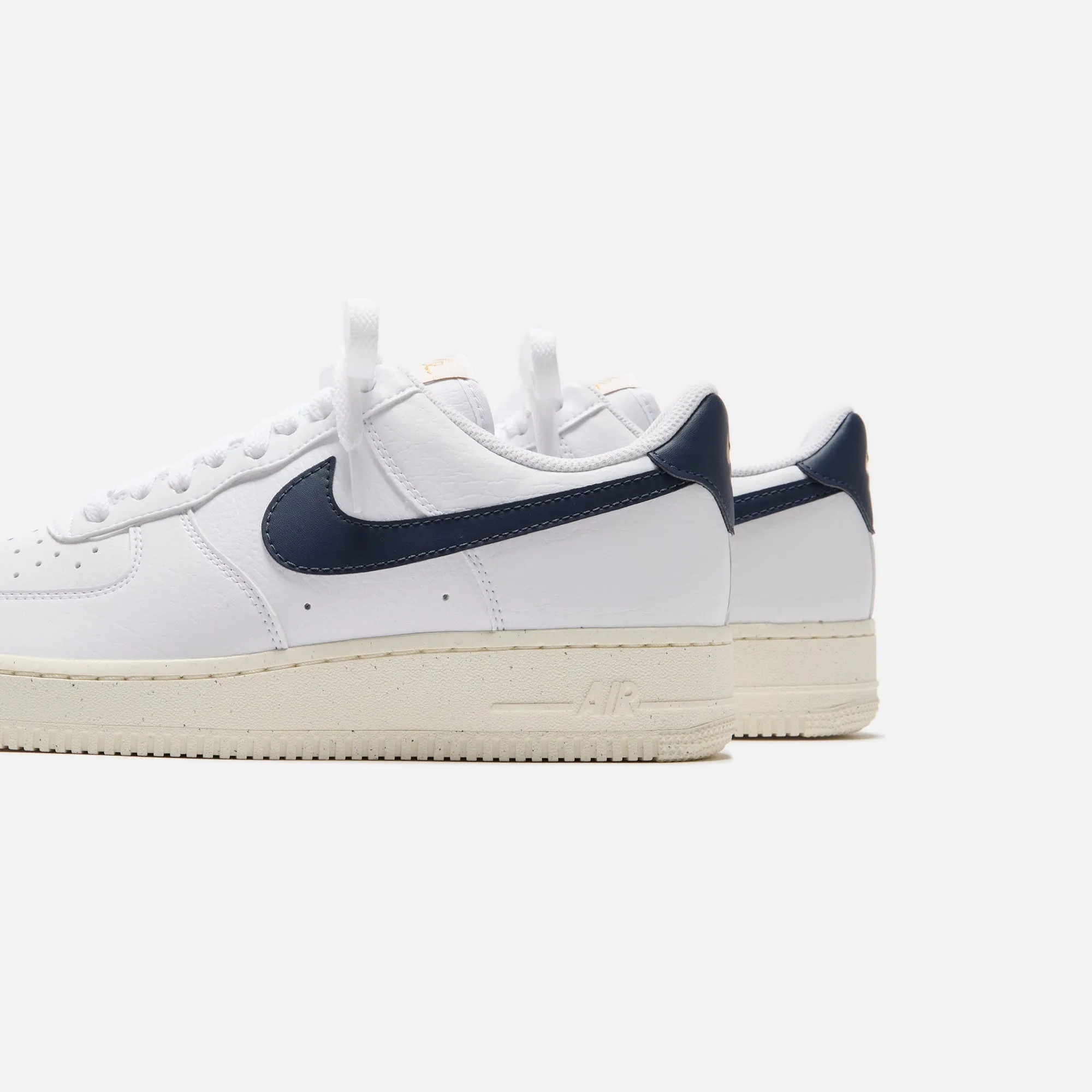 Nike WMNS Air Force 1 `07 - White/ Obsidian/ Pale Ivory / Metallic Gold Transit Style