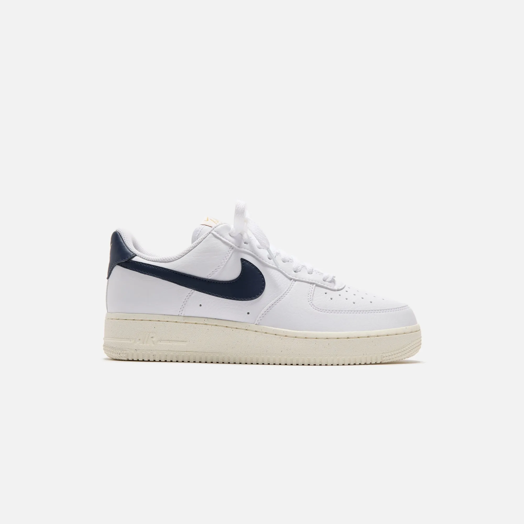Non slip grip Step Forward Nike WMNS Air Force 1 `07 - White/ Obsidian/ Pale Ivory / Metallic Gold