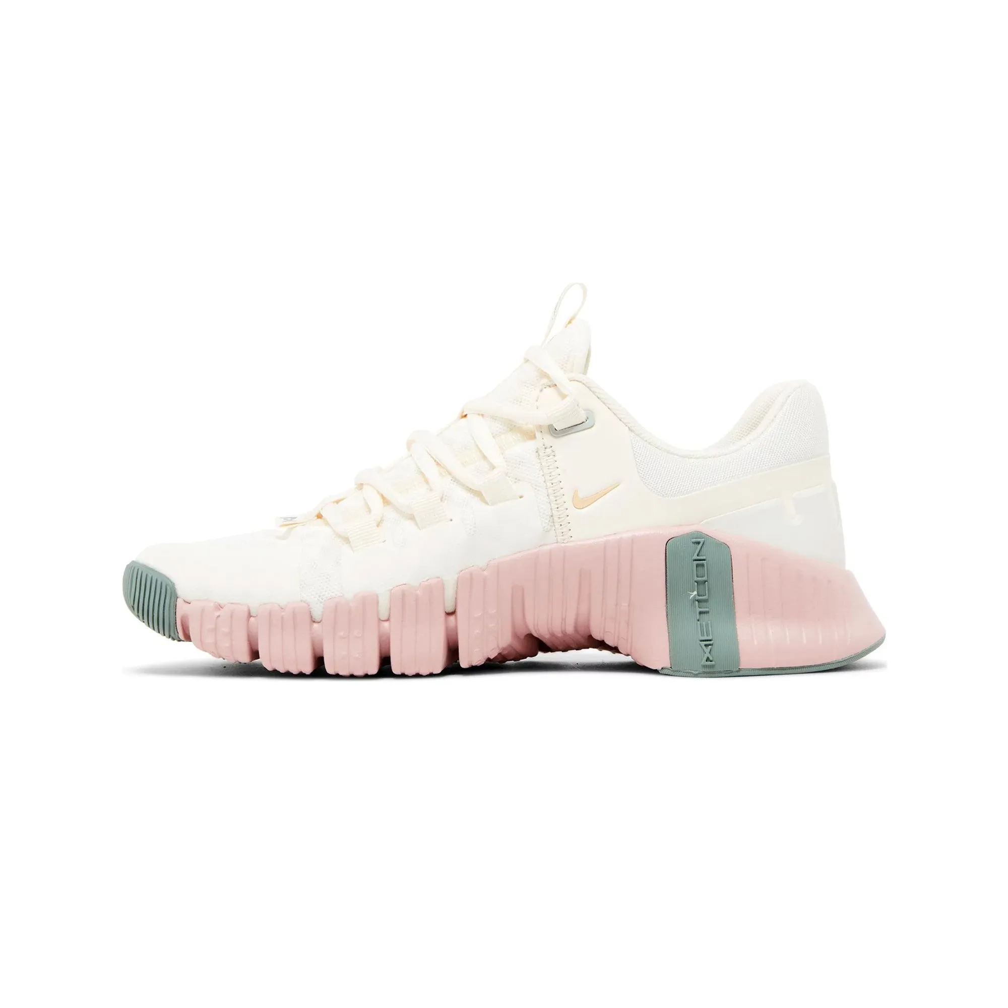 Move Swiftly Nike Free Metcon 5 'Pale Ivory Ice Peach' Women's (2023)