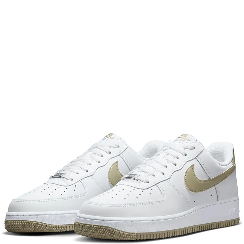 Nike Men's Air Force 1 '07 Subtle colors Water resistant coating