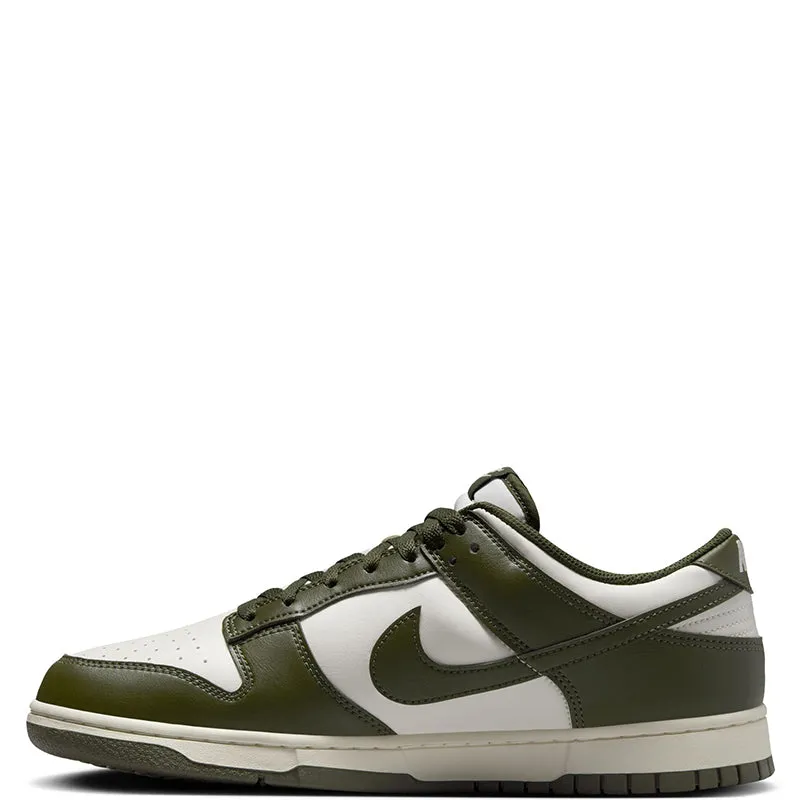 Casual Fit Nike Men's Dunk Low Retro