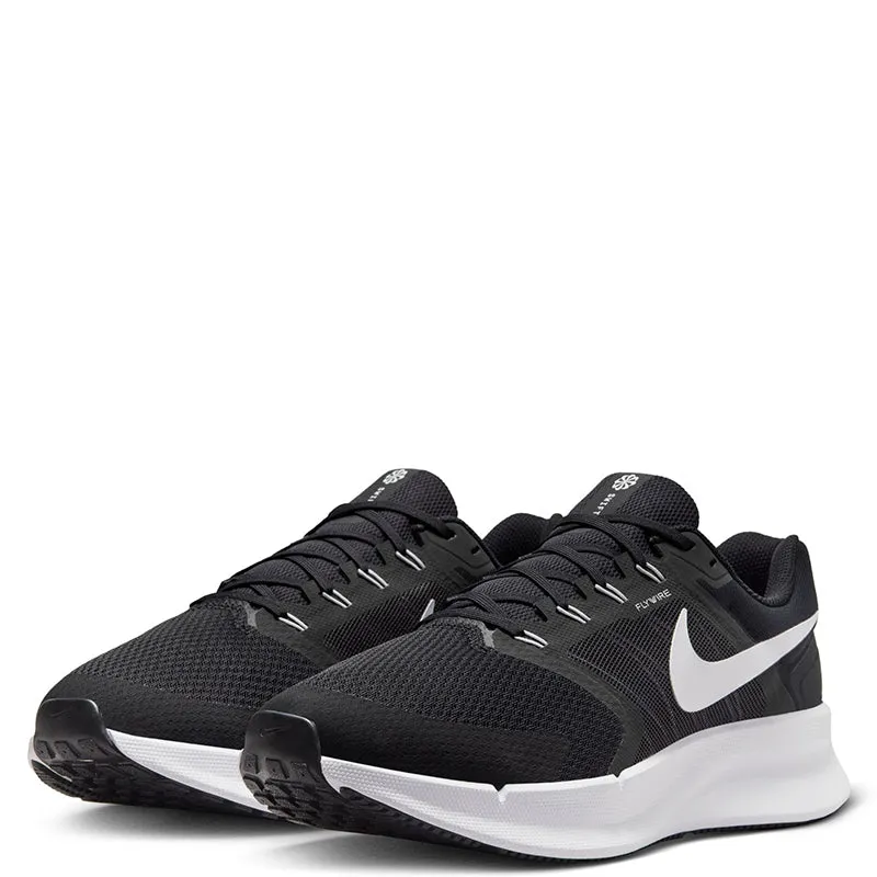 Zip Free Buckle Design Nike Men's Run Swift 3 (Extra Wide)