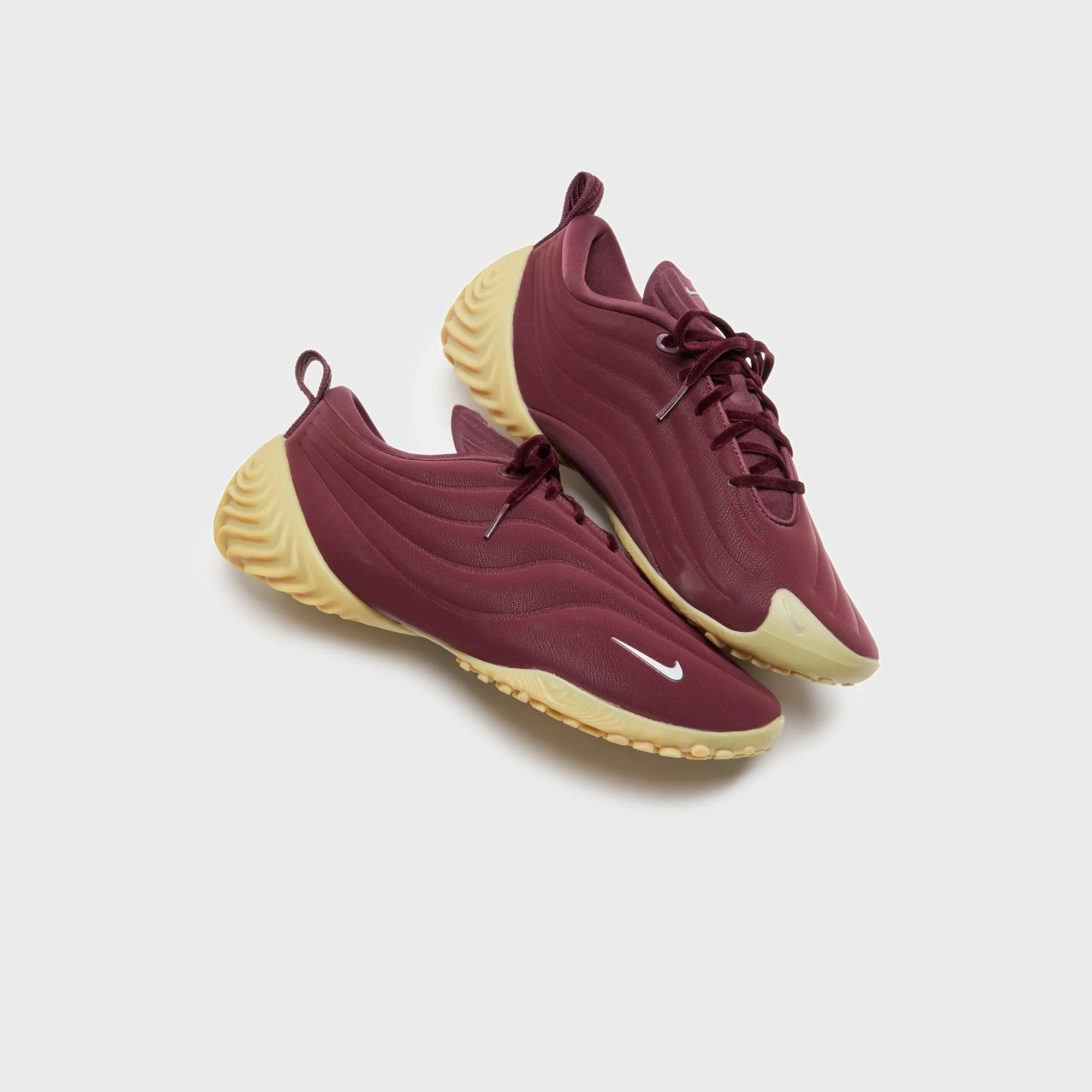 Nike WMNS Astra Ultra - Burgundy Midfoot Stability Non Compressible Midsole