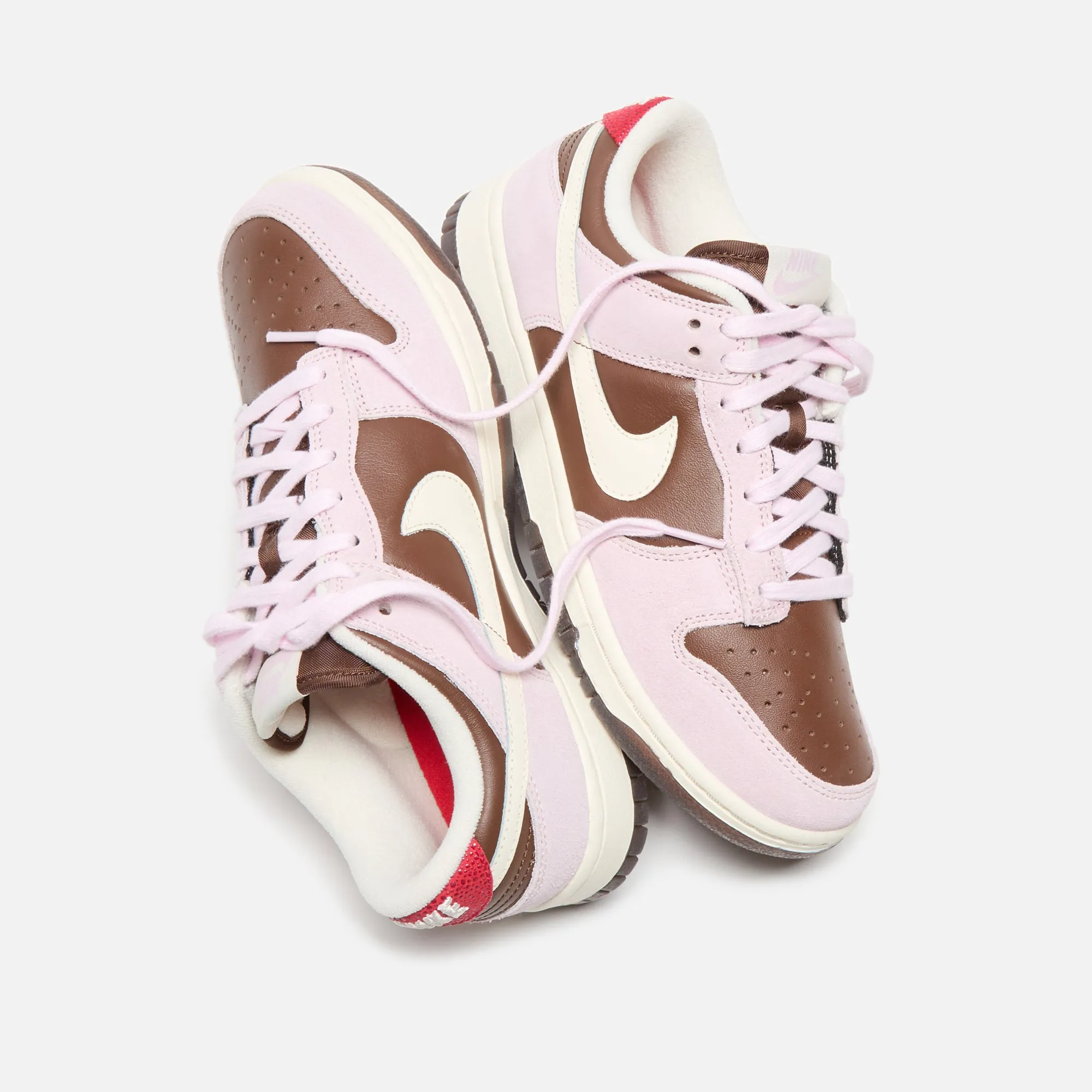 Nike WMNS Dunk Low - Cacao Wow / Pale Ivory / Pink Foam Supportive Gear