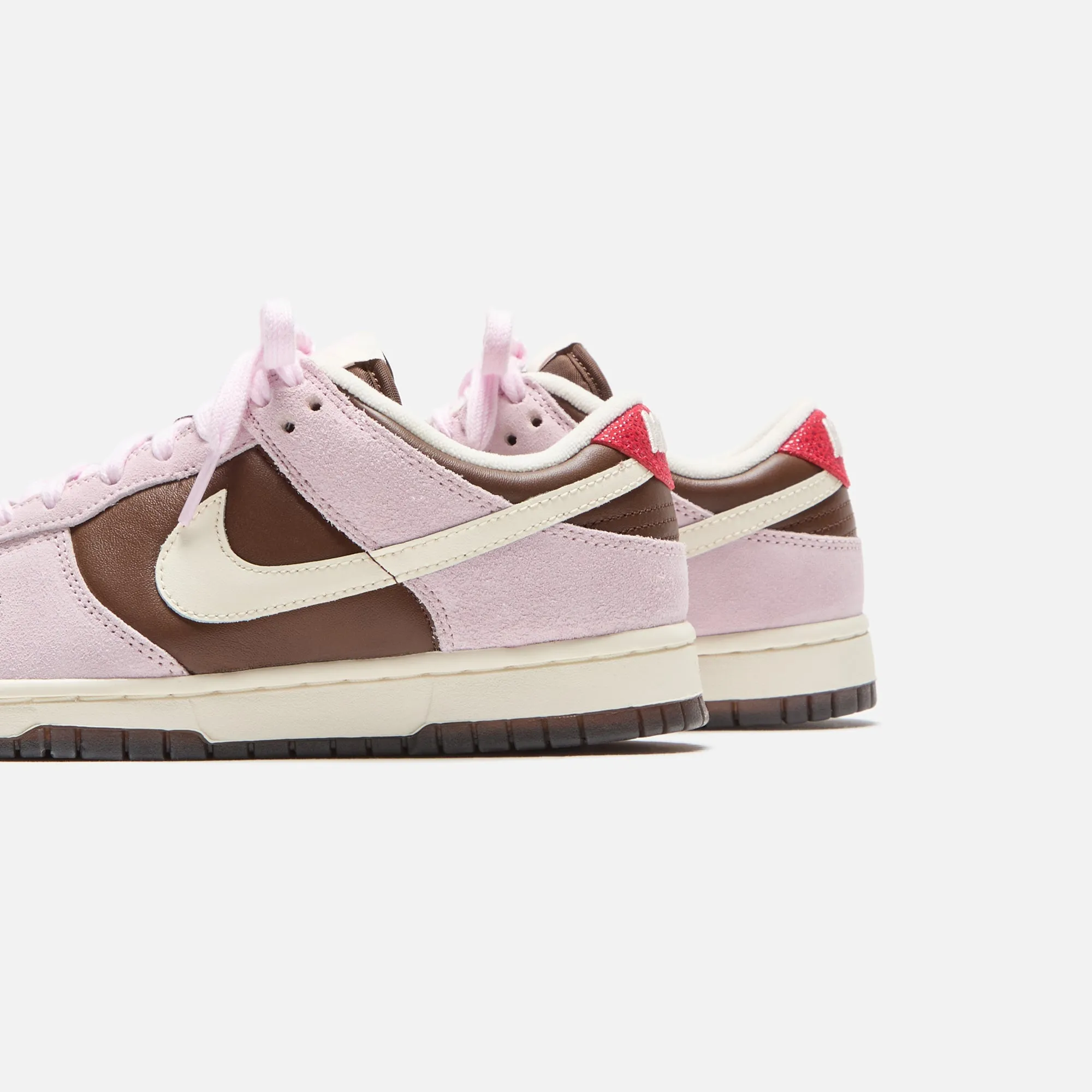 Nike WMNS Dunk Low - Cacao Wow / Pale Ivory / Pink Foam Kinetic Energy Transfer Customizable Fit