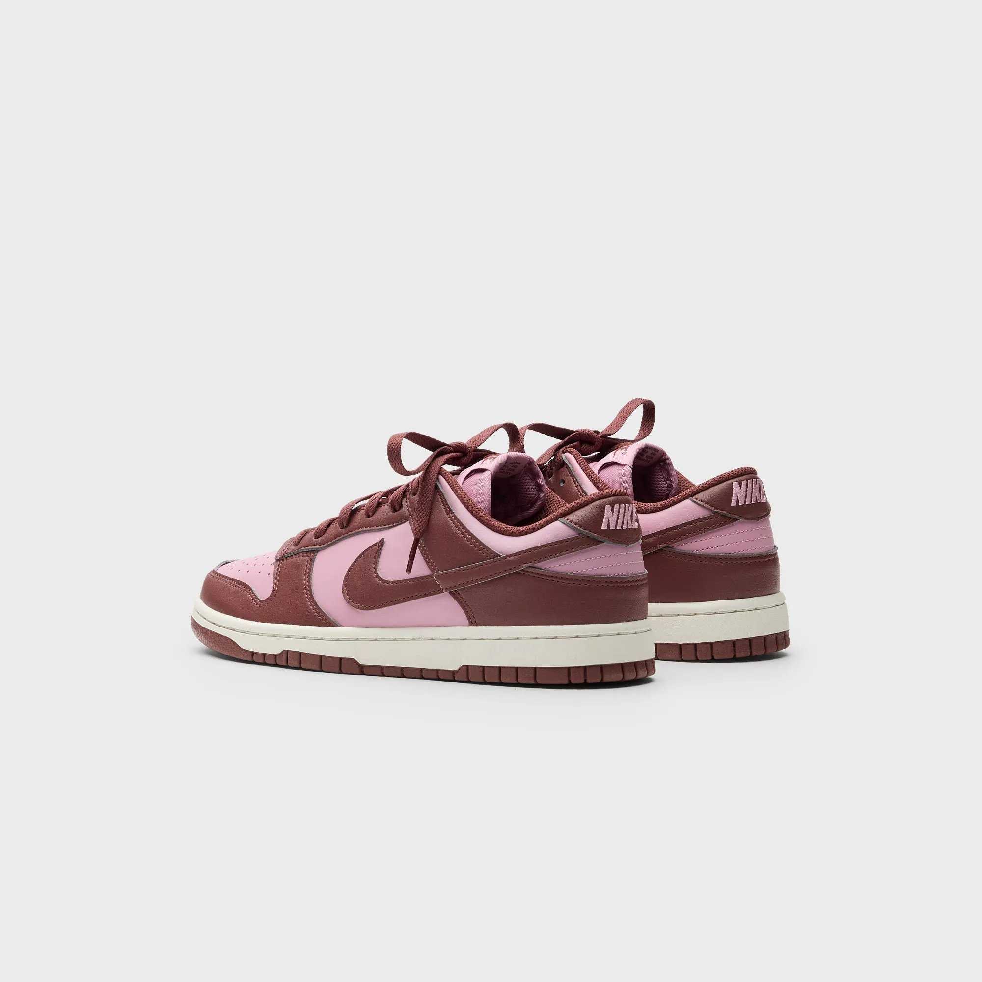 Nike WMNS Dunk Low Next Nature - White / Elemental Pink Multi Layer Cushion Cushioned Pace