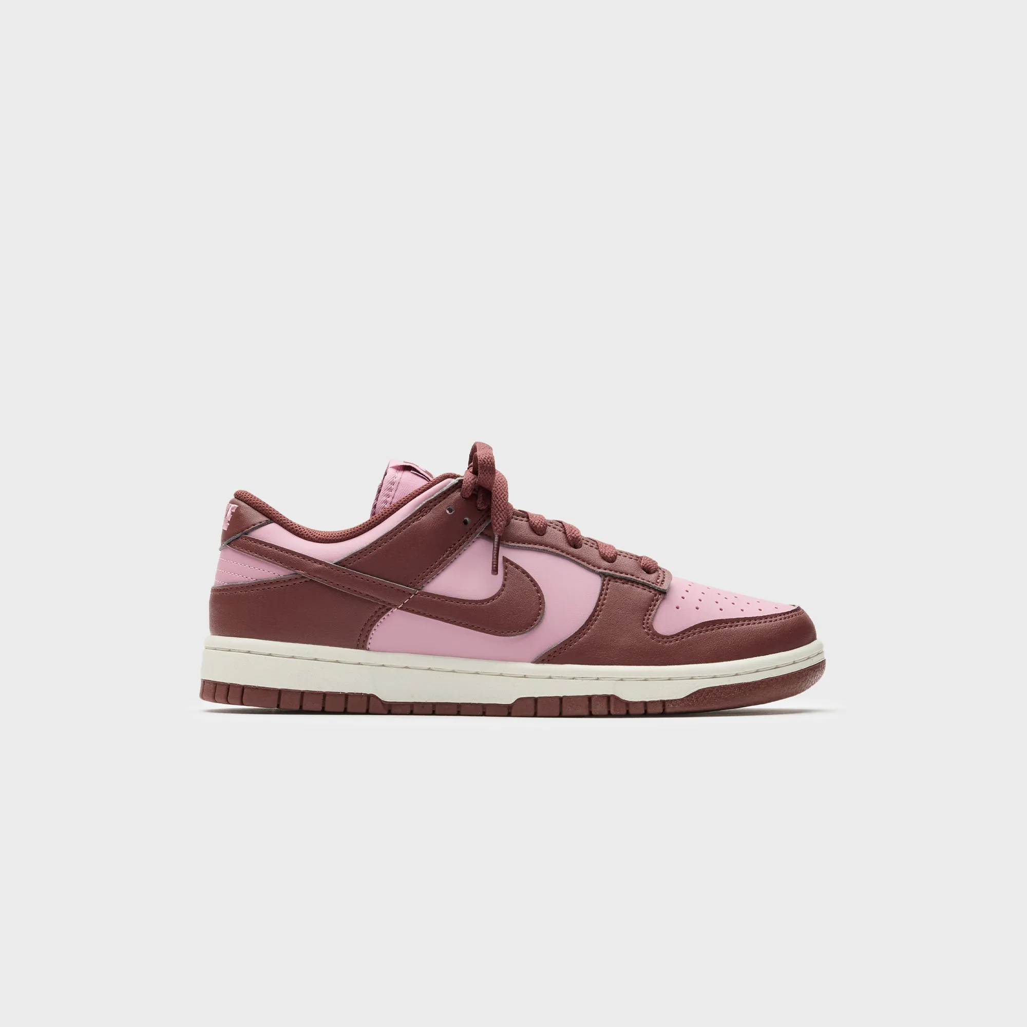 Nike WMNS Dunk Low Next Nature - White / Elemental Pink Hyper Responsive Cushion