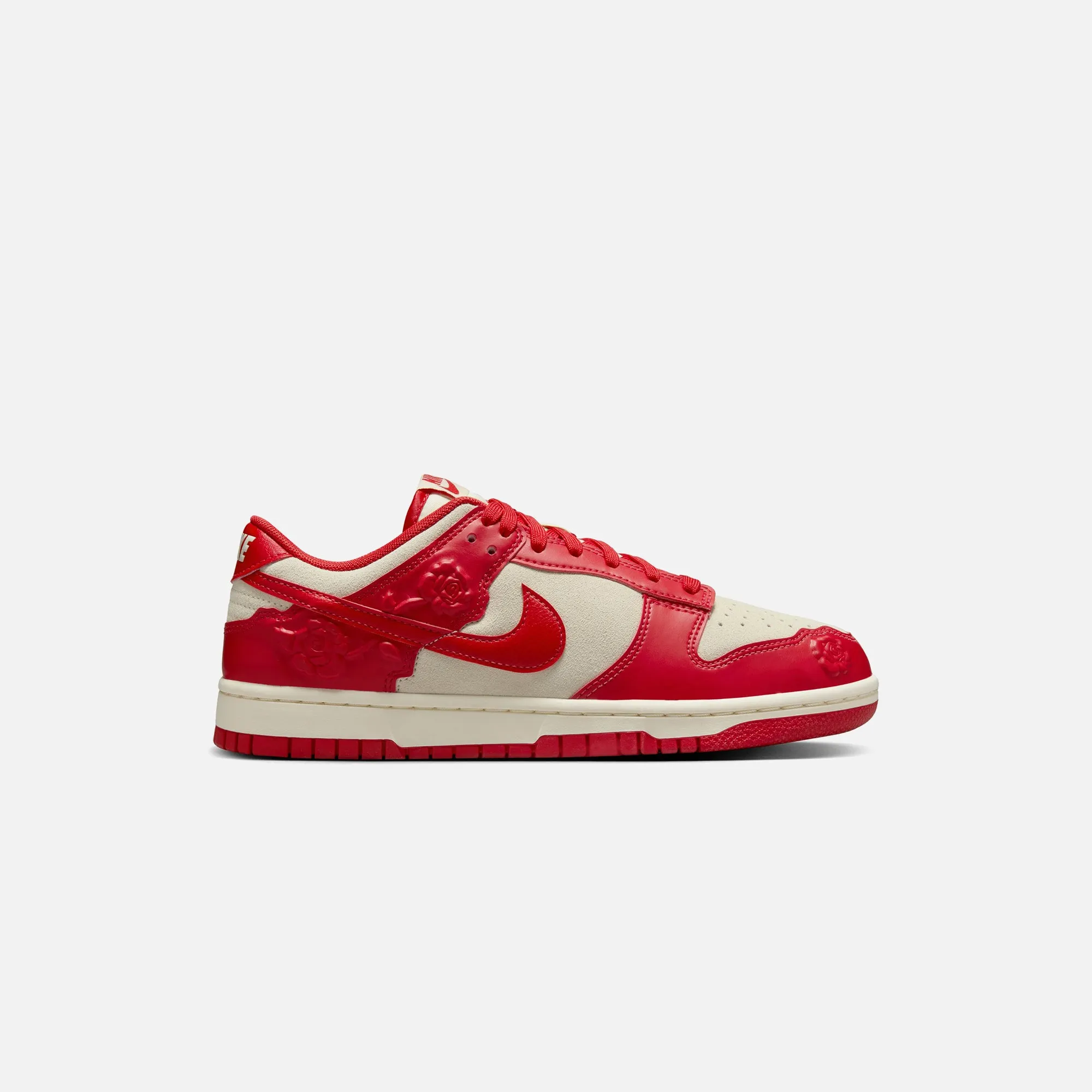 Adjustable Straps Nike WMNS Dunk Low SE - Coconut Milk / University Red / Pale Ivory