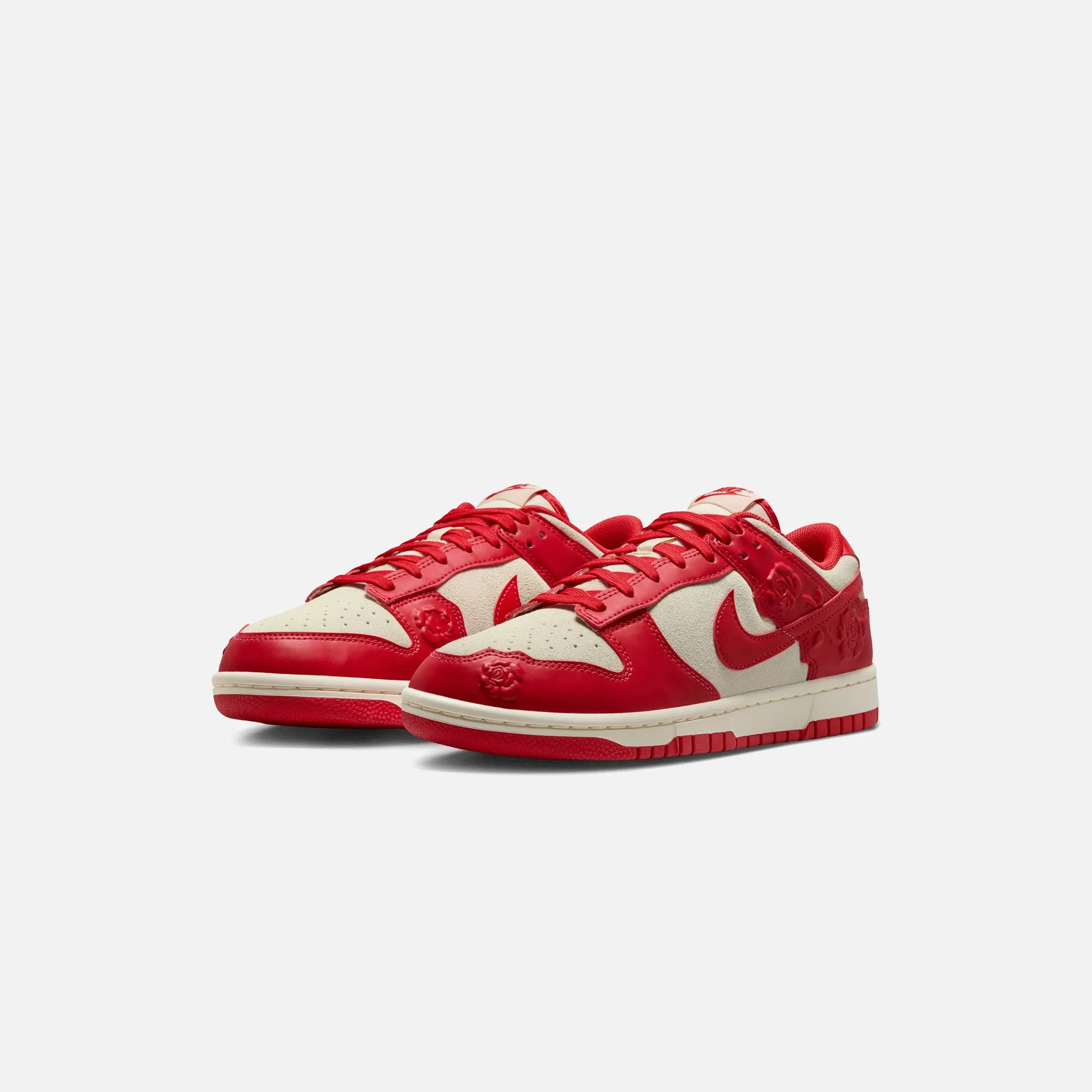 Nike WMNS Dunk Low SE - Coconut Milk / University Red / Pale Ivory Airflow Mesh Panels