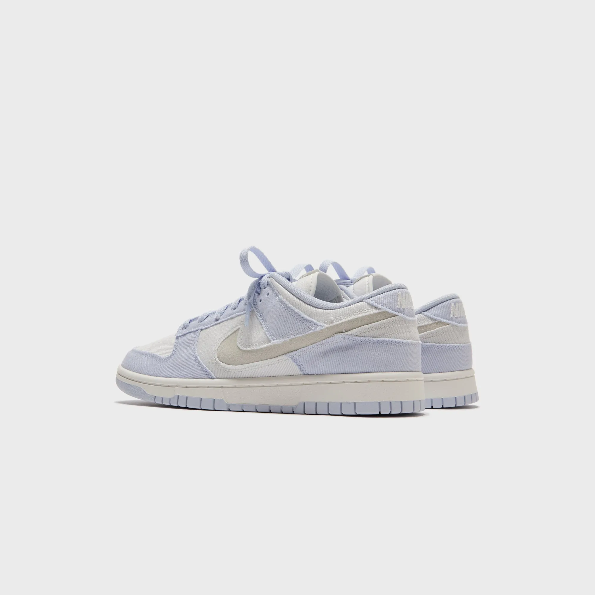 Nike WMNS Dunk Low - Sea Ghost / Summit White / Platinum Neutral Ride Compression Molded Lightness