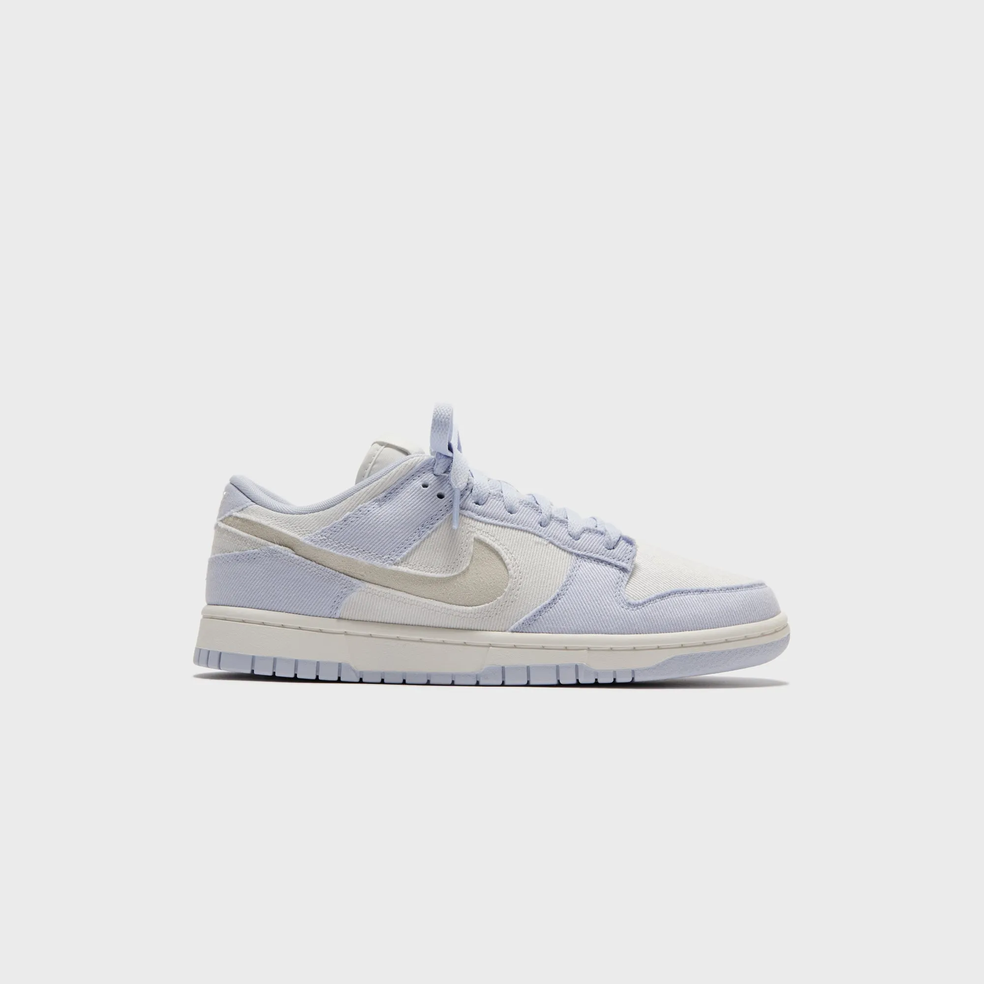 Contemporary Fit Flexible Fabric Nike WMNS Dunk Low - Sea Ghost / Summit White / Platinum