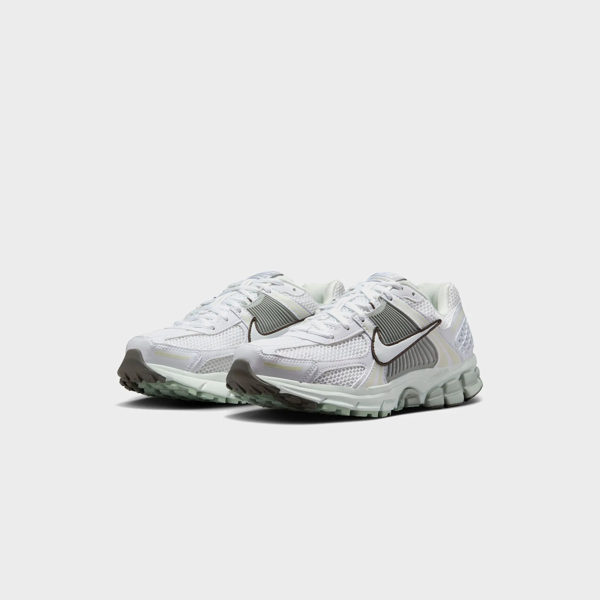 Vegan Friendly Build Enhanced Lateral Support Nike WMNS Zoom Vomero 5 - Summit White / Light Smoke Grey / Jade Horizion