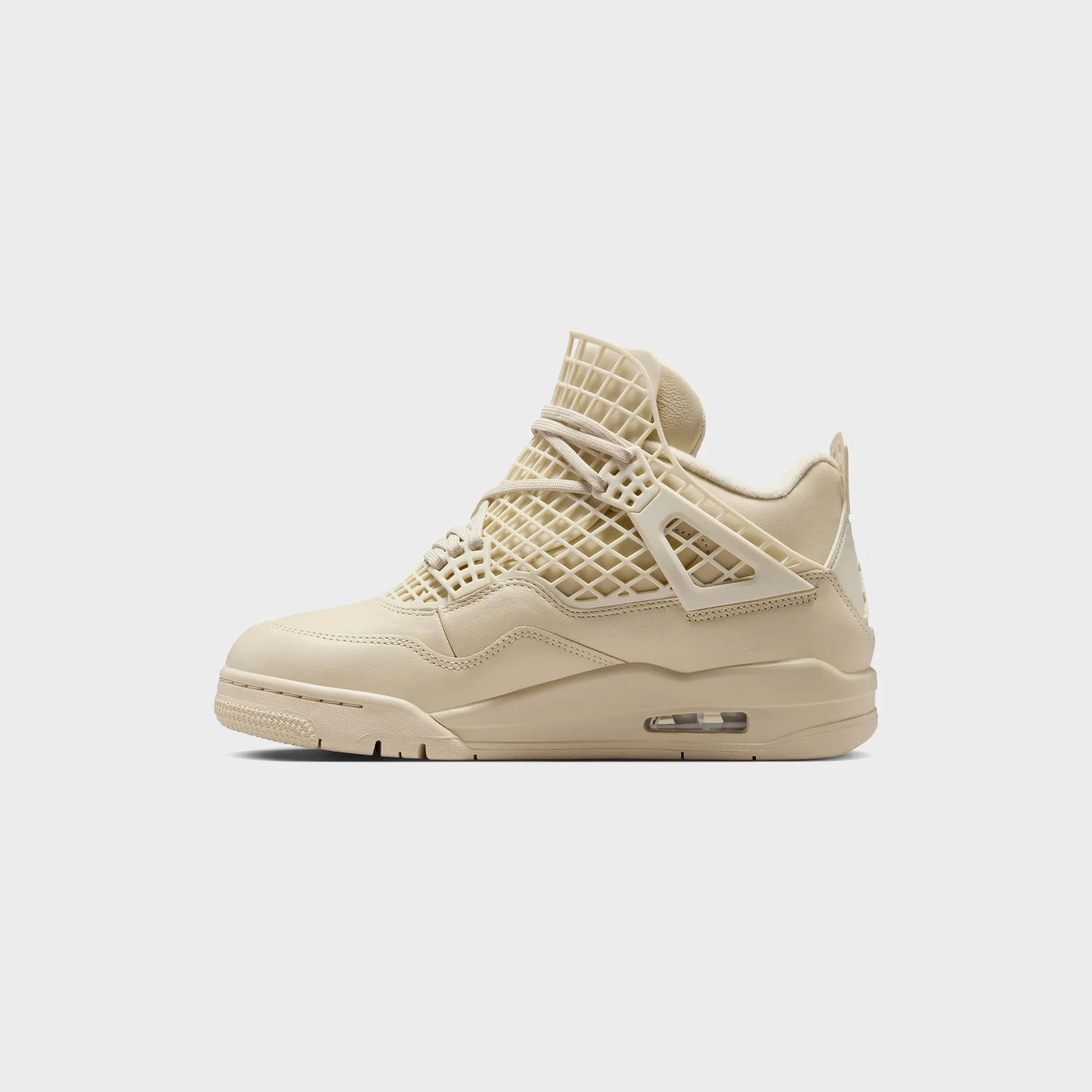 Flexible Midsole Design Nike Women's Air Jordan 4 - Net Rattan / Rattan / Metallic Gold