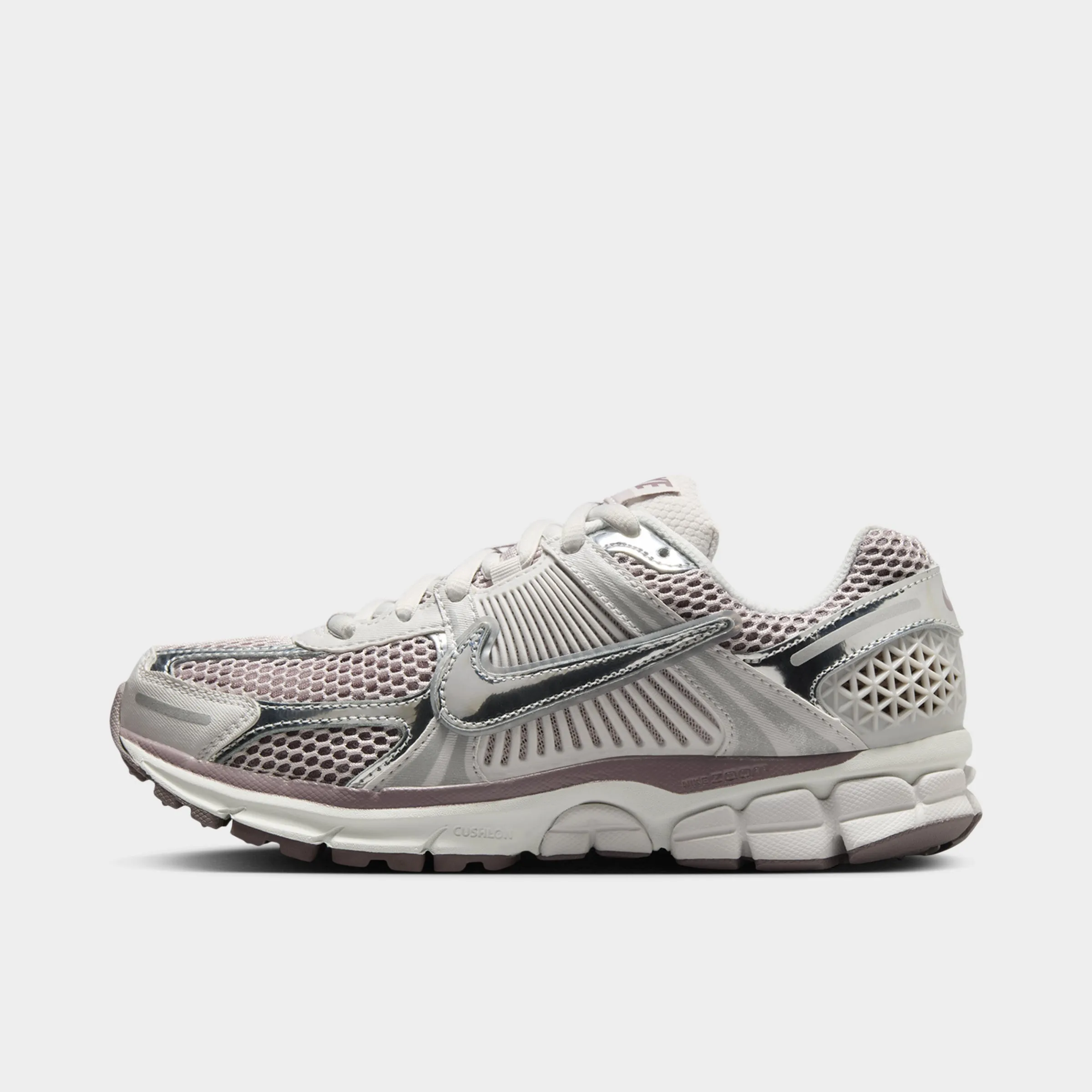 Dynamic Traction Outsoles Nike Women's Zoom Vomero 5 Vast Grey / Metallic Silver