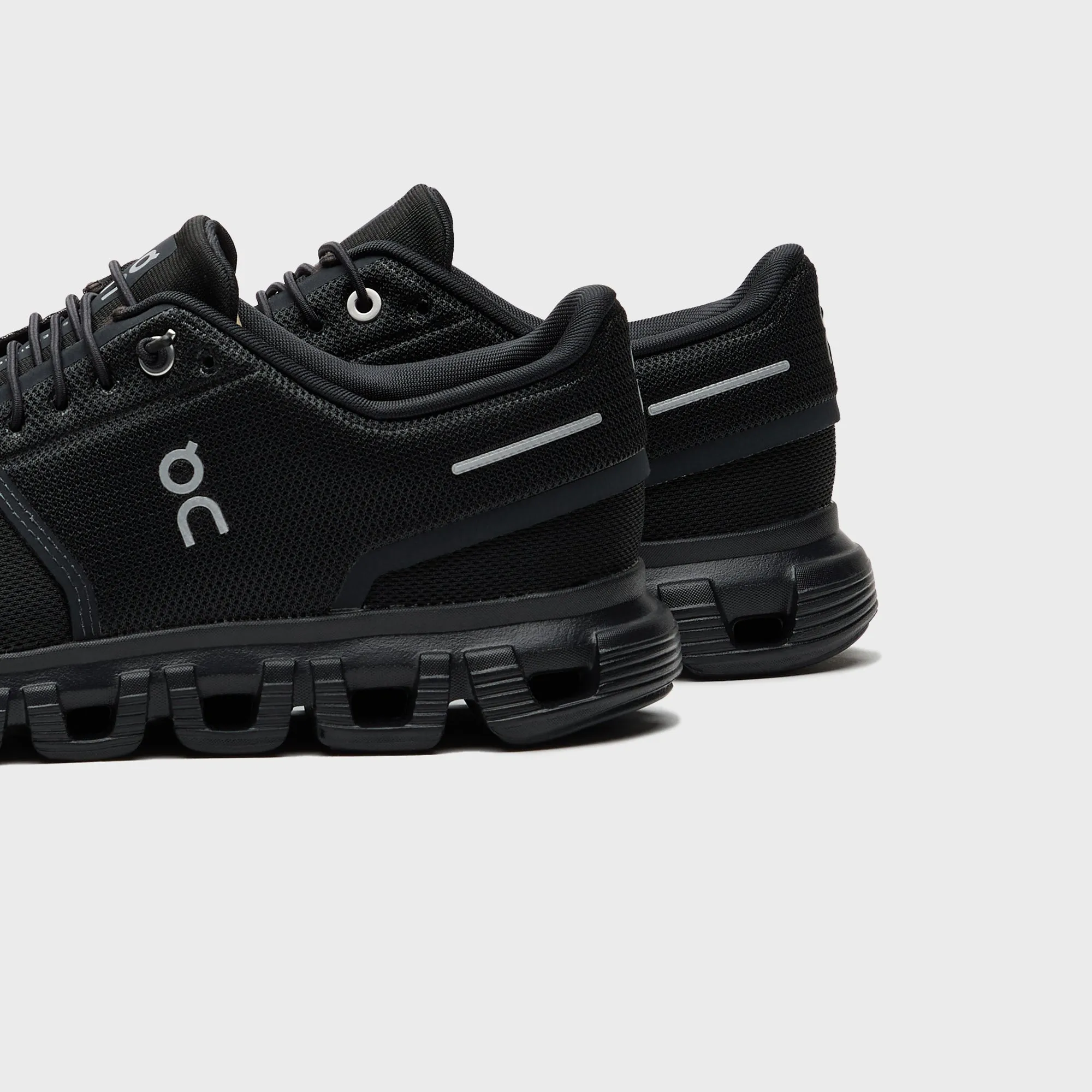 On Running WMNS Cloud 6 - Black Air Mesh
