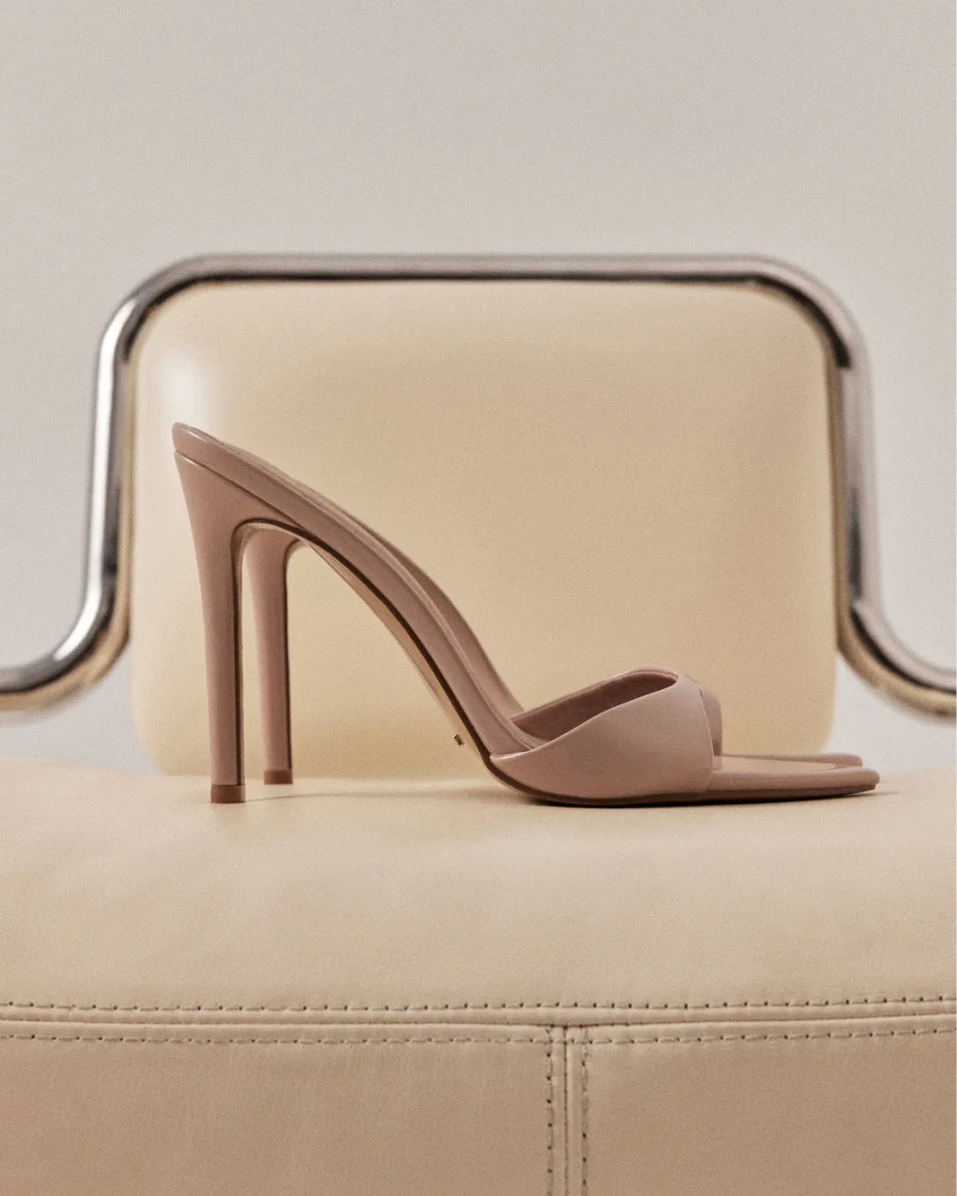 QUINBY - LATTE PATENT Water Safe