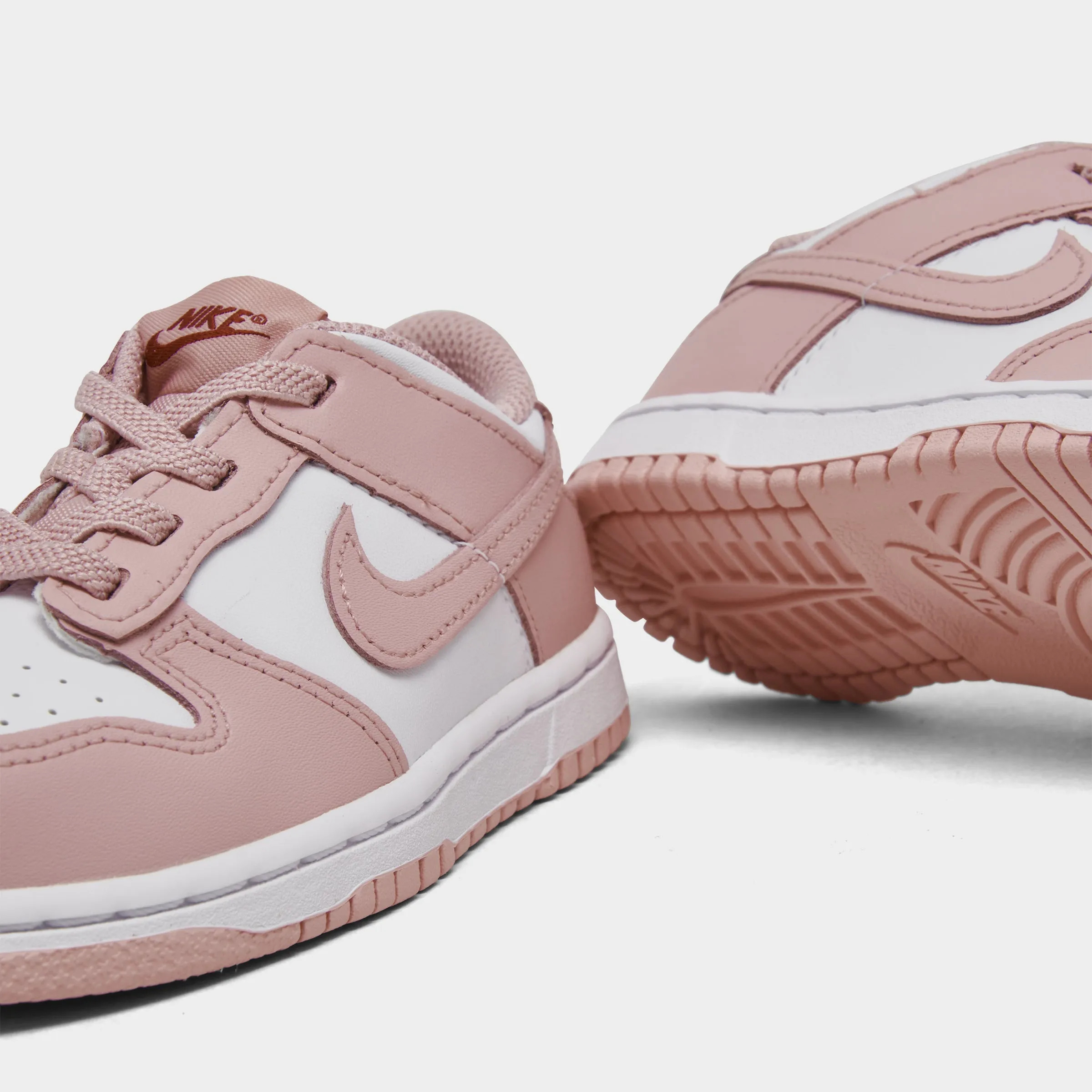 Iconic look Nike Dunk Low TD White / Pink Glaze - Pomegranate