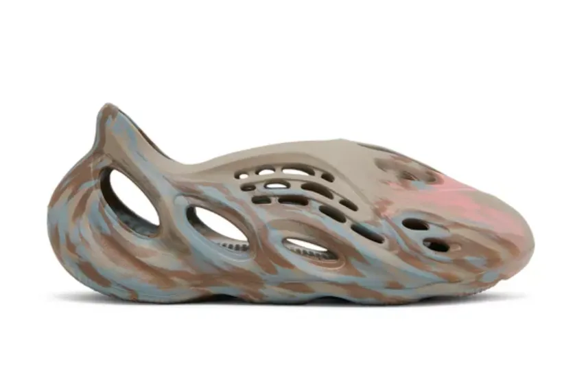Yeezy Foam Runner 'MX Sand Grey' - GY3969 Water Resistant Build Popular Pick