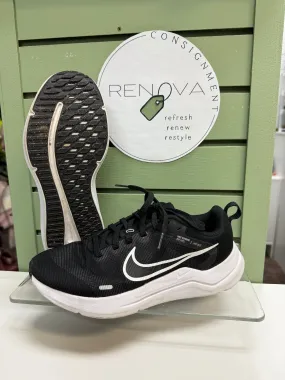 Grounded Footbed Classy flair Nike Downshifter 12 Runners (Womens 7)
