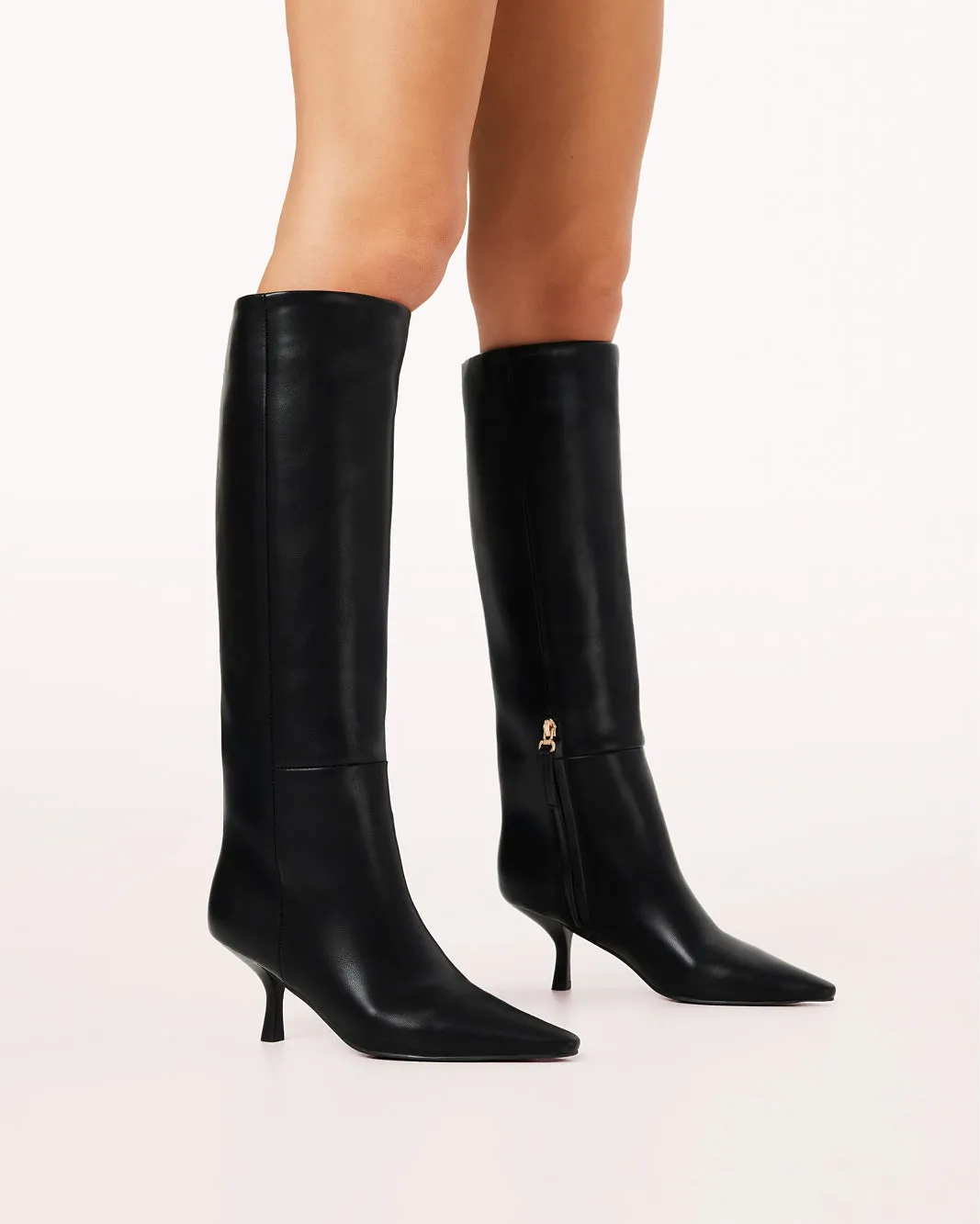 Slip On Design HELMI - BLACK Cushion Collar Minimalist Look