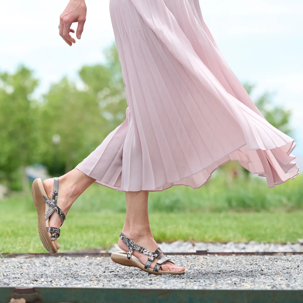 Soft Cushioned Footwear Oasis Slingback