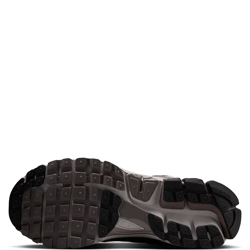 Go Mode Nike Men's Zoom Vomero 5