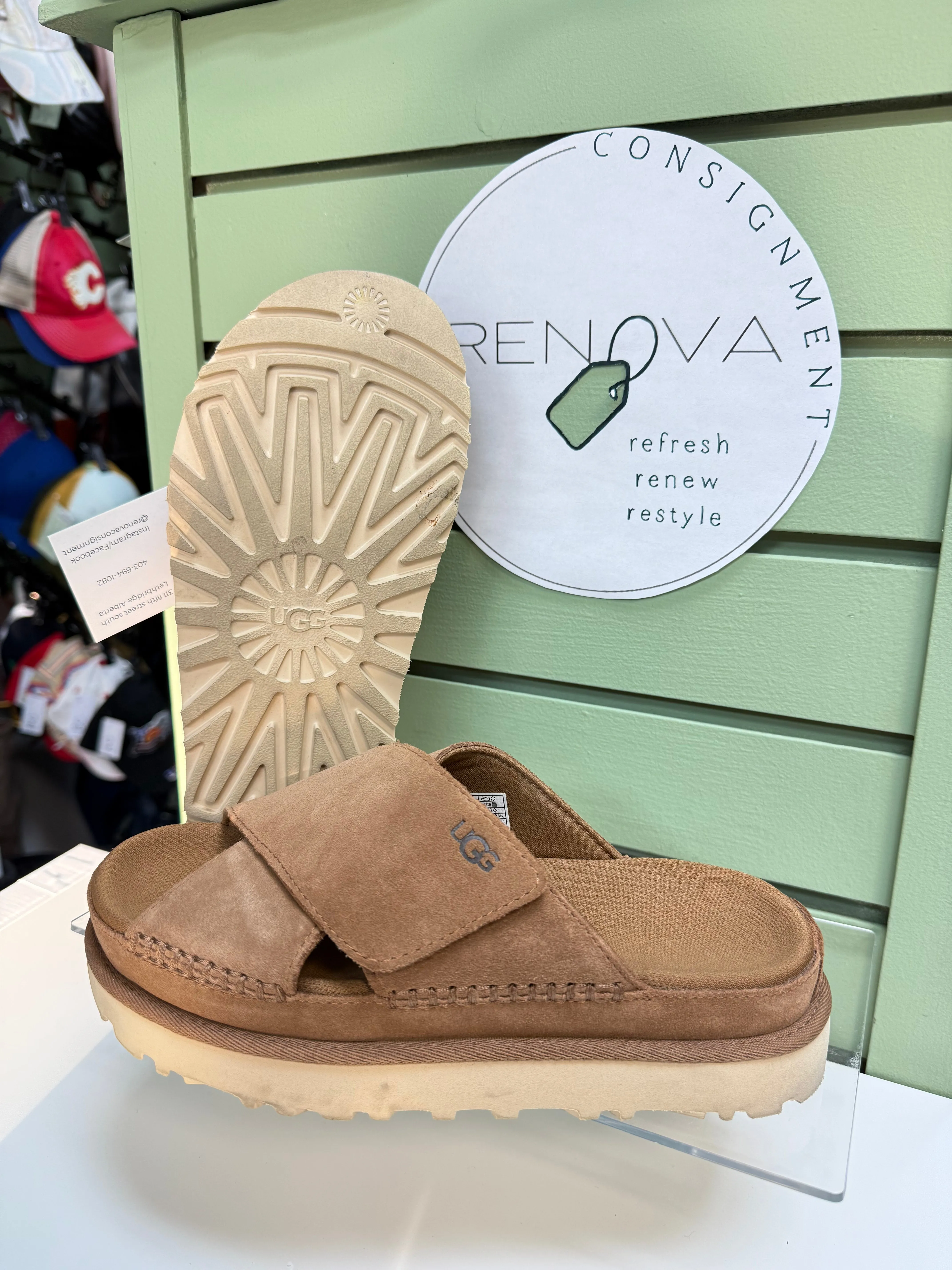 Slip Ride Ugg Goldenstar Cross Slide (Womens 6)