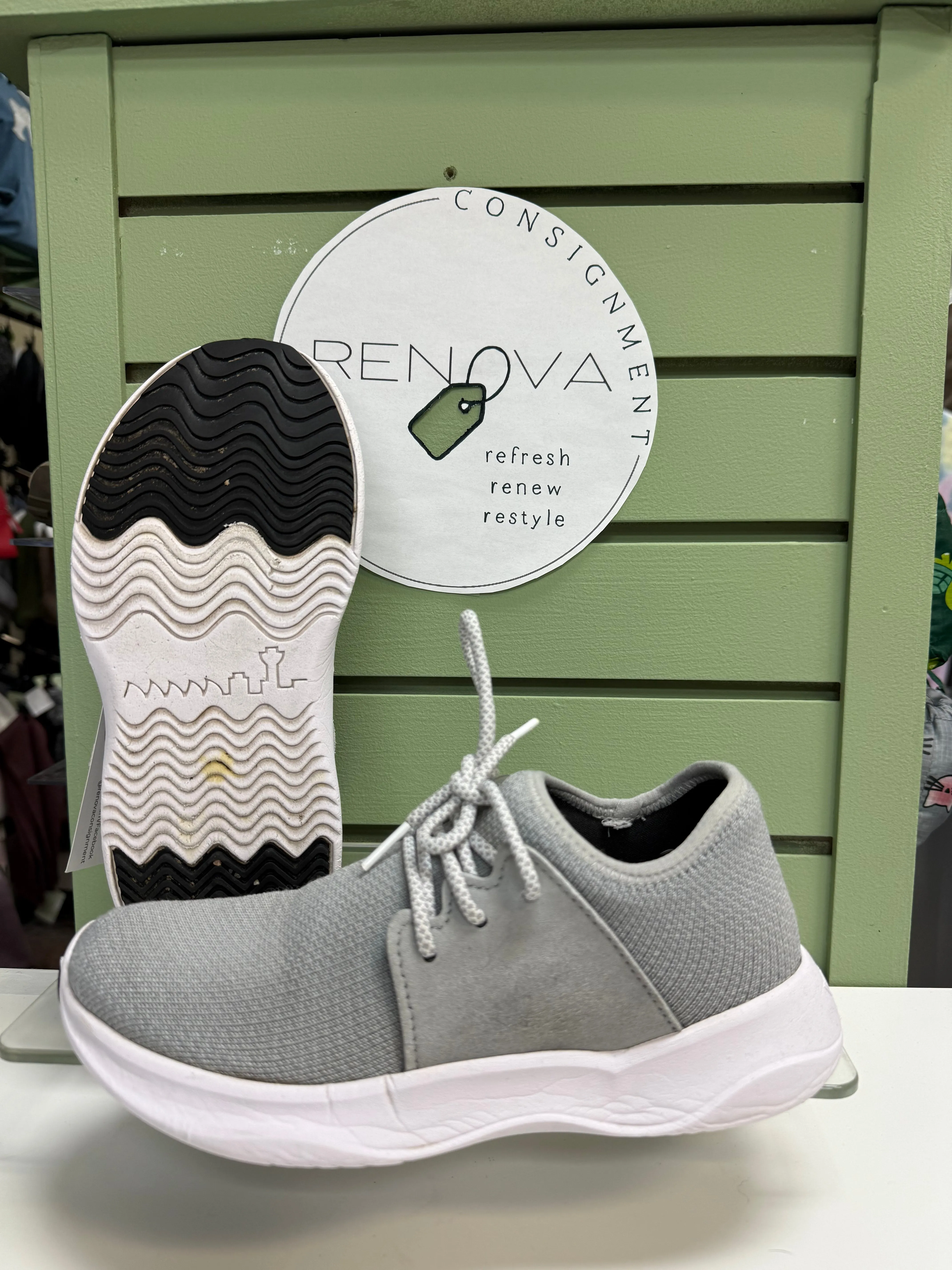 Microfiber Overlay Walk Friendly Vessi Everyday Runners (Womens 6)