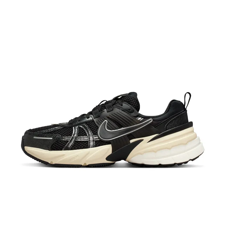 W NIKE V2K RUN Road Trip