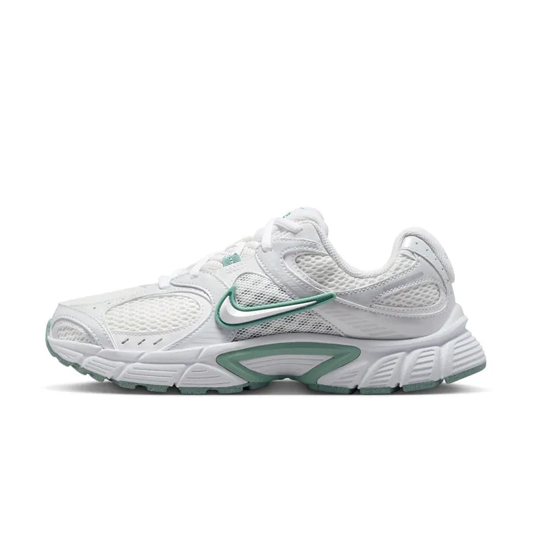 W NIKE V5 RNR Travel Routine Slip Easy