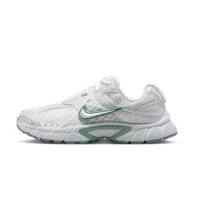 W NIKE V5 RNR Travel Routine Slip Easy